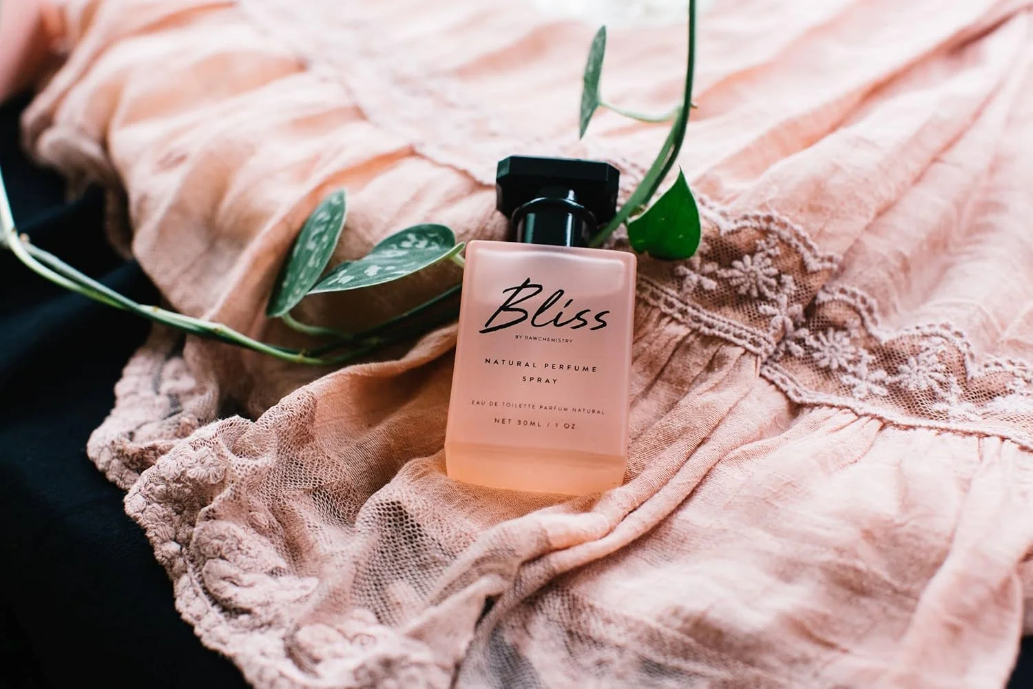 عطر زنانه حاوی فرمون RawChemistry Bliss – اسپری زنانه حاوی فرمون – رایحه Bliss از Raw Chemistry حاوی فرمون – عطر حاوی فرمون برای زنان عطر زنانه حاوی فرمون RawChemistry Bliss – اسپری زنانه حاوی فرمون – رایحه Bliss از Raw Chemistry حاوی فرمون – عطر حاوی فرمون برای زنان