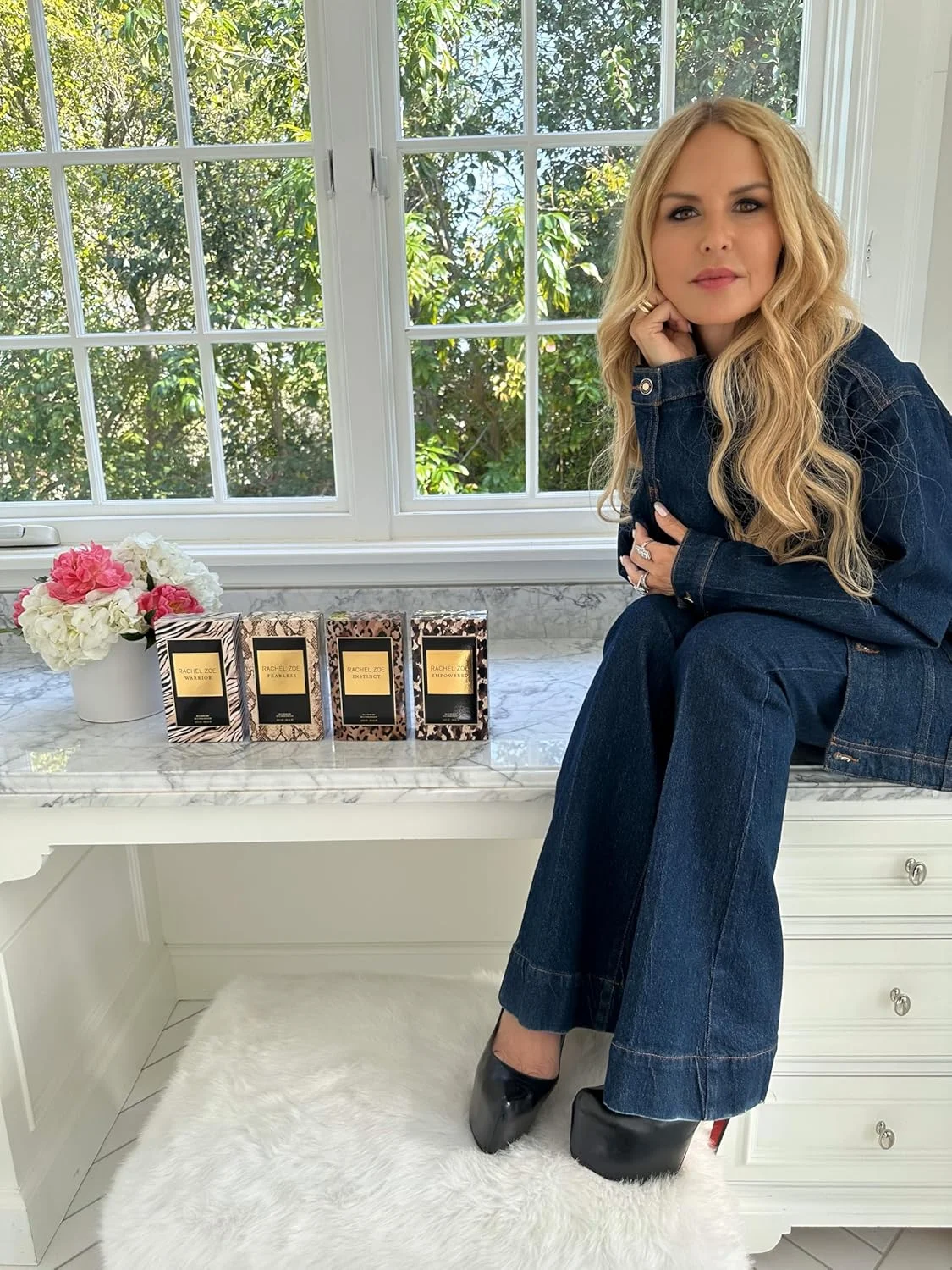 ادکلن زنانه ریچل زوئی فیرلس - 100 میل - ادو پرفیوم با رایحه ای متعادل و زنانه - عطری ماندگار و خاص از یک طراح مشهور ادکلن زنانه ریچل زوئی فیرلس - 100 میل - ادو پرفیوم با رایحه ای متعادل و زنانه - عطری ماندگار و خاص از یک طراح مشهور