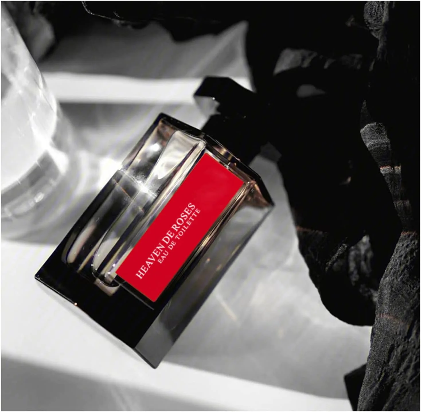 عطر گلی، عطر زنانه، اسپری ادو تویلت، عطر زنانه با رایحه ملایم، رایحه گلی طبیعی، عطر ظریف، هدیه روز ولنتاین