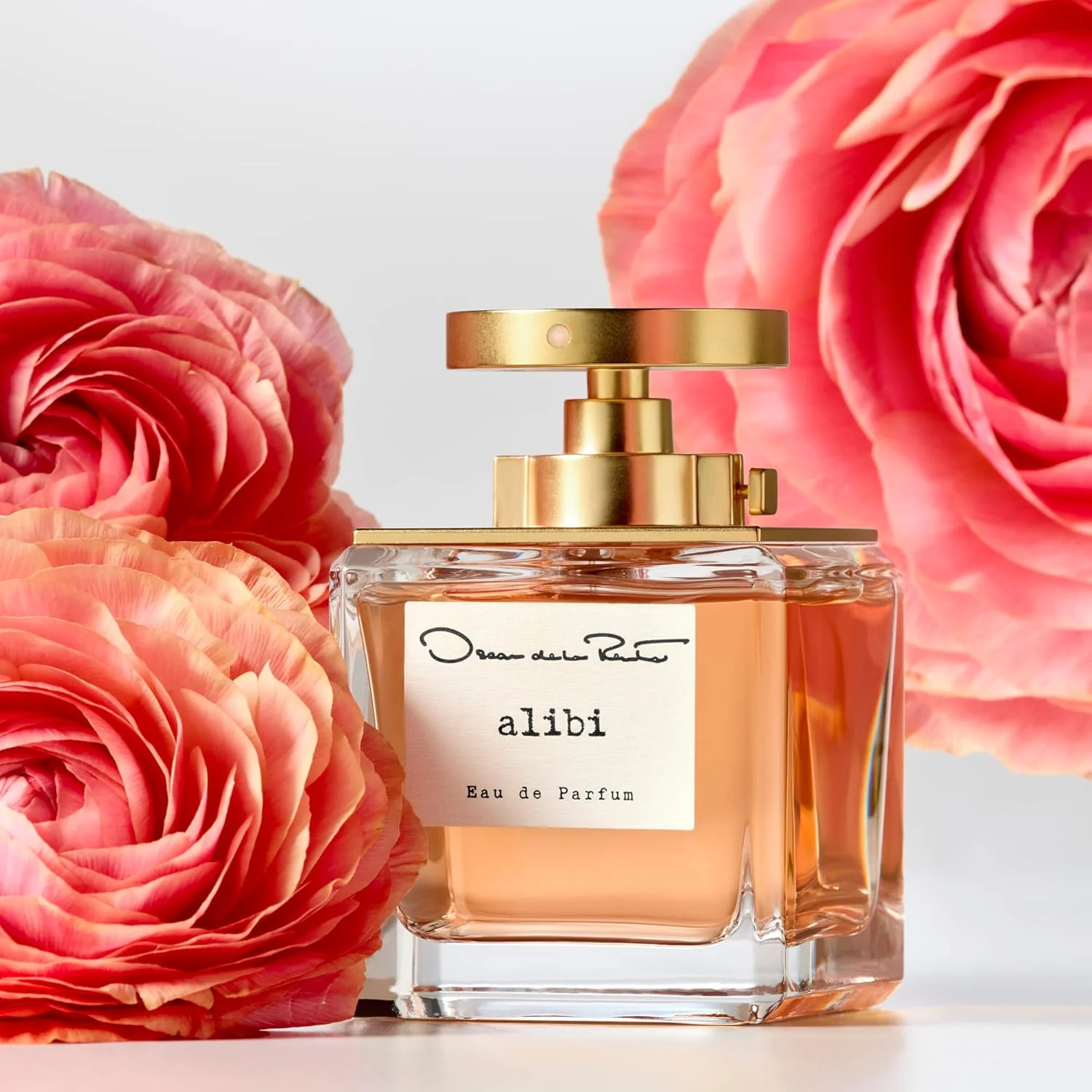 اسپری عطر زنانه ادو پرفیوم اسکار د لا رنتا Alibi