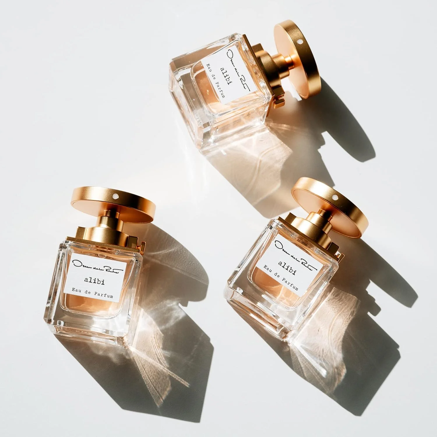 اسپری عطر زنانه ادو پرفیوم اسکار د لا رنتا Alibi