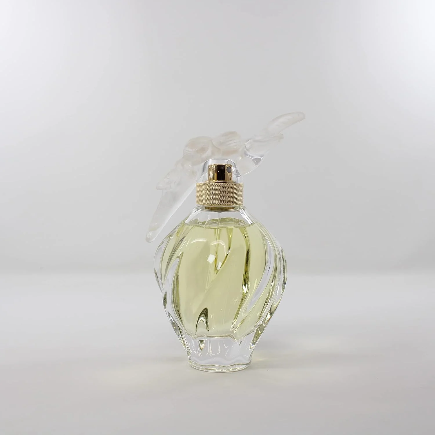 عطر زنانه نینا ریچی له ایر دو تمپس 100 میل ادو تویلت اسپری عطر زنانه نینا ریچی له ایر دو تمپس 100 میل ادو تویلت اسپری