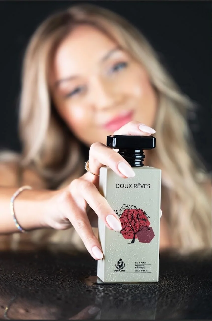 عطر ادو پرفیوم زنانه ام اف لاکچری پرفیومز Doux Reves، 100 میلی لیتر، اسپری طبیعی