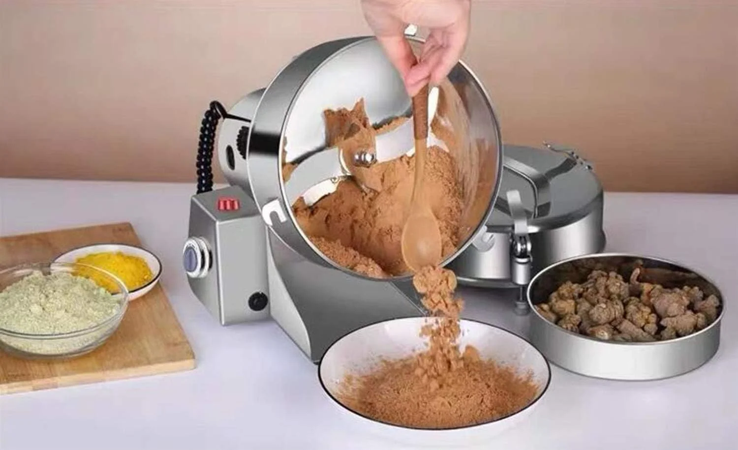 آسیاب غلات برقی WXCVP با ظرفیت بالا مناسب مصارف خانگی و تجاری (استیل ضد زنگ، 2000 گرم) آسیاب غلات برقی WXCVP با ظرفیت بالا مناسب مصارف خانگی و تجاری (استیل ضد زنگ، 2000 گرم)