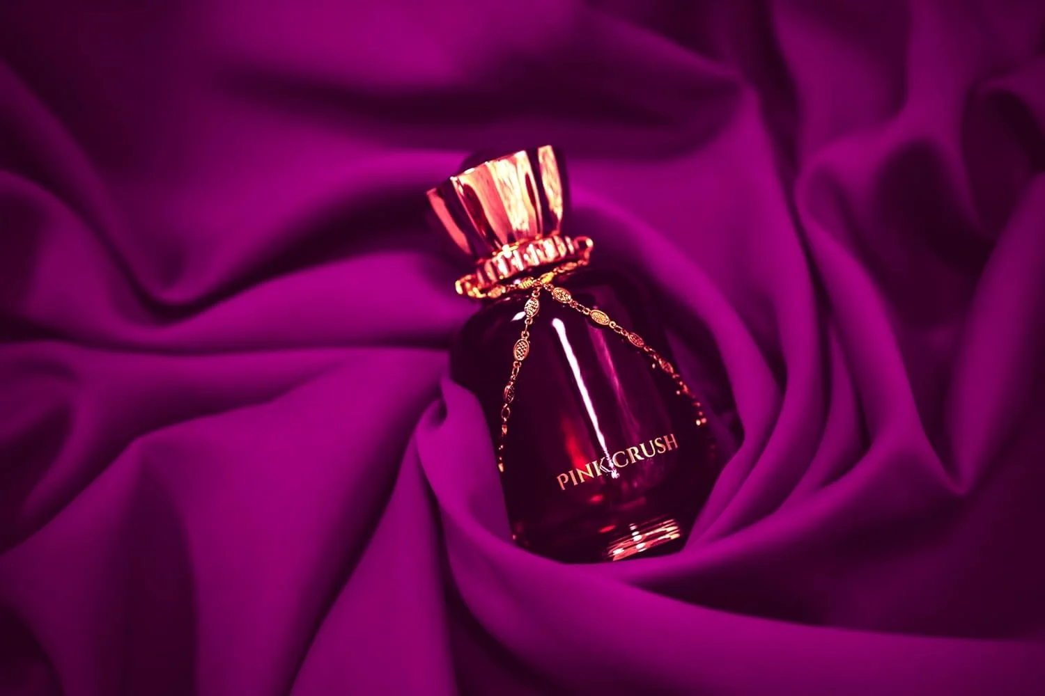 ادکلن ماندگار MAISON ASRAR Pink Crush EDP 100 میلی لیتر از Gulf Orchid Perfume برای زنان و مردان ادکلن ماندگار MAISON ASRAR Pink Crush EDP 100 میلی لیتر از Gulf Orchid Perfume برای زنان و مردان