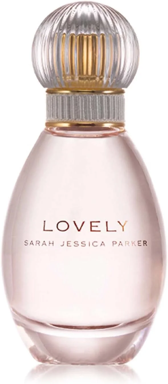 عطر ادکلن زنانه Lovely By SJP - رایحه ای جذاب و کلاسیک، فوق العاده مجلل - رایحه کهربای سفید ابریشمی با نت های پودری و صمیمی - مرکبات، اسطوخودوس و مشک - 30 میلی لیتر