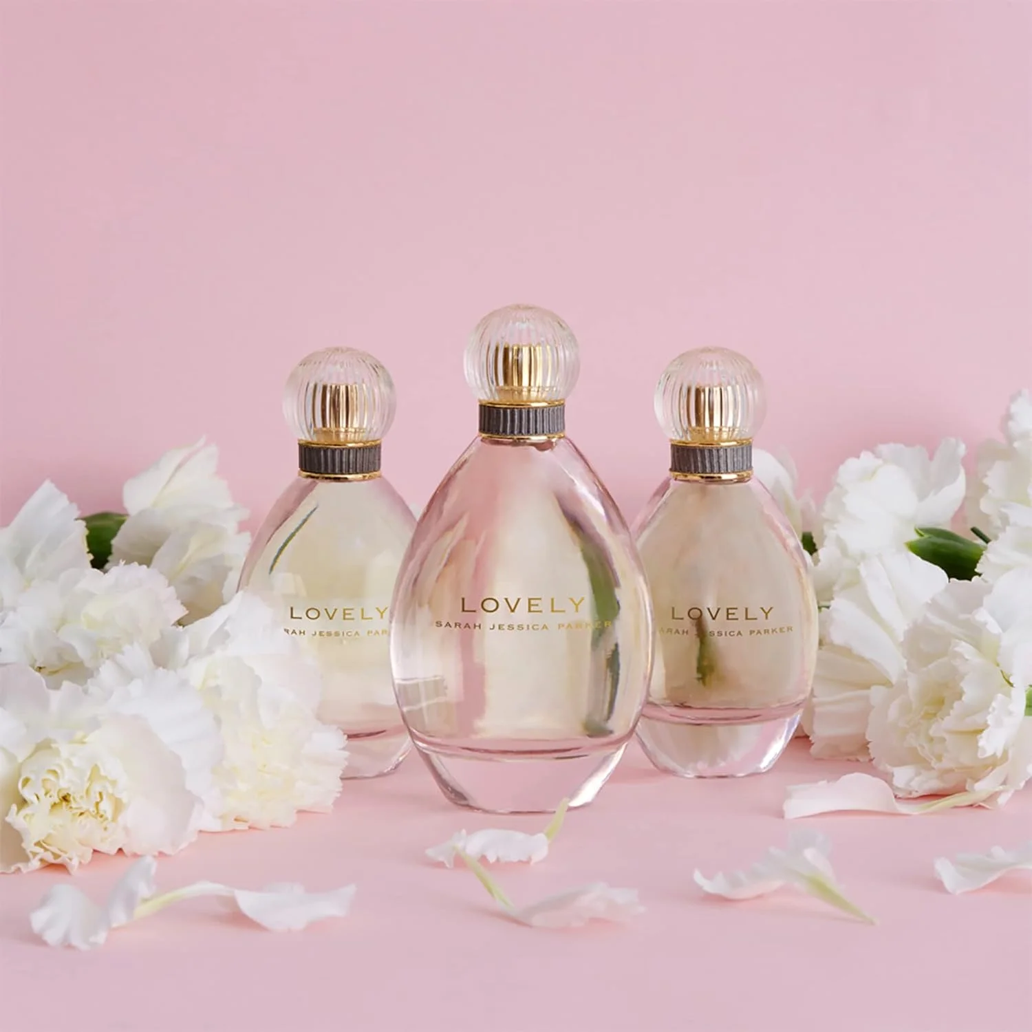 عطر ادکلن زنانه Lovely By SJP - رایحه ای جذاب و کلاسیک، فوق العاده مجلل - رایحه کهربای سفید ابریشمی با نت های پودری و صمیمی - مرکبات، اسطوخودوس و مشک - 30 میلی لیتر عطر ادکلن زنانه Lovely By SJP - رایحه ای جذاب و کلاسیک، فوق العاده مجلل - رایحه کهربای سفید ابریشمی با نت های پودری و صمیمی - مرکبات، اسطوخودوس و مشک - 30 میلی لیتر