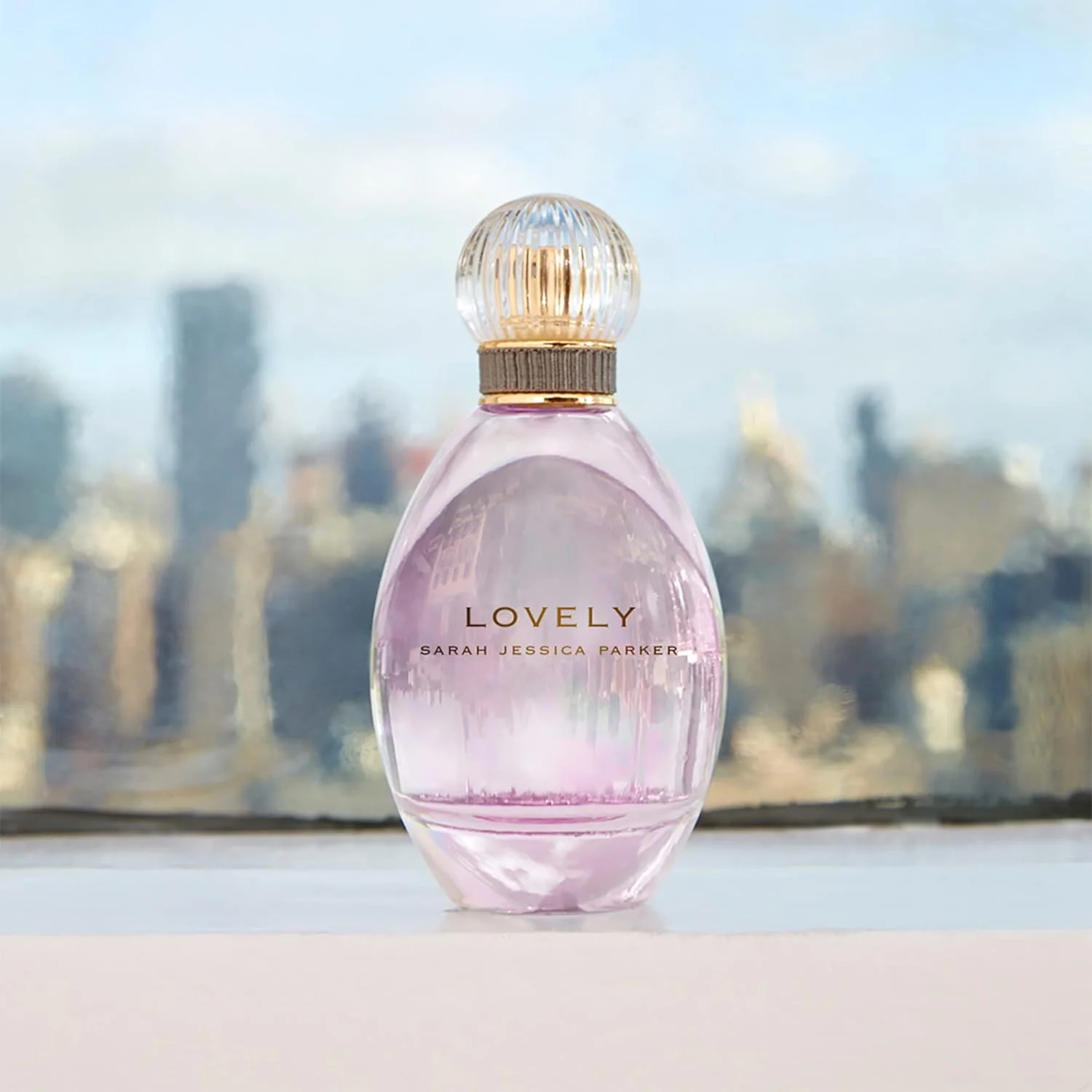 عطر ادکلن زنانه Lovely By SJP - رایحه ای جذاب و کلاسیک، فوق العاده مجلل - رایحه کهربای سفید ابریشمی با نت های پودری و صمیمی - مرکبات، اسطوخودوس و مشک - 30 میلی لیتر عطر ادکلن زنانه Lovely By SJP - رایحه ای جذاب و کلاسیک، فوق العاده مجلل - رایحه کهربای سفید ابریشمی با نت های پودری و صمیمی - مرکبات، اسطوخودوس و مشک - 30 میلی لیتر