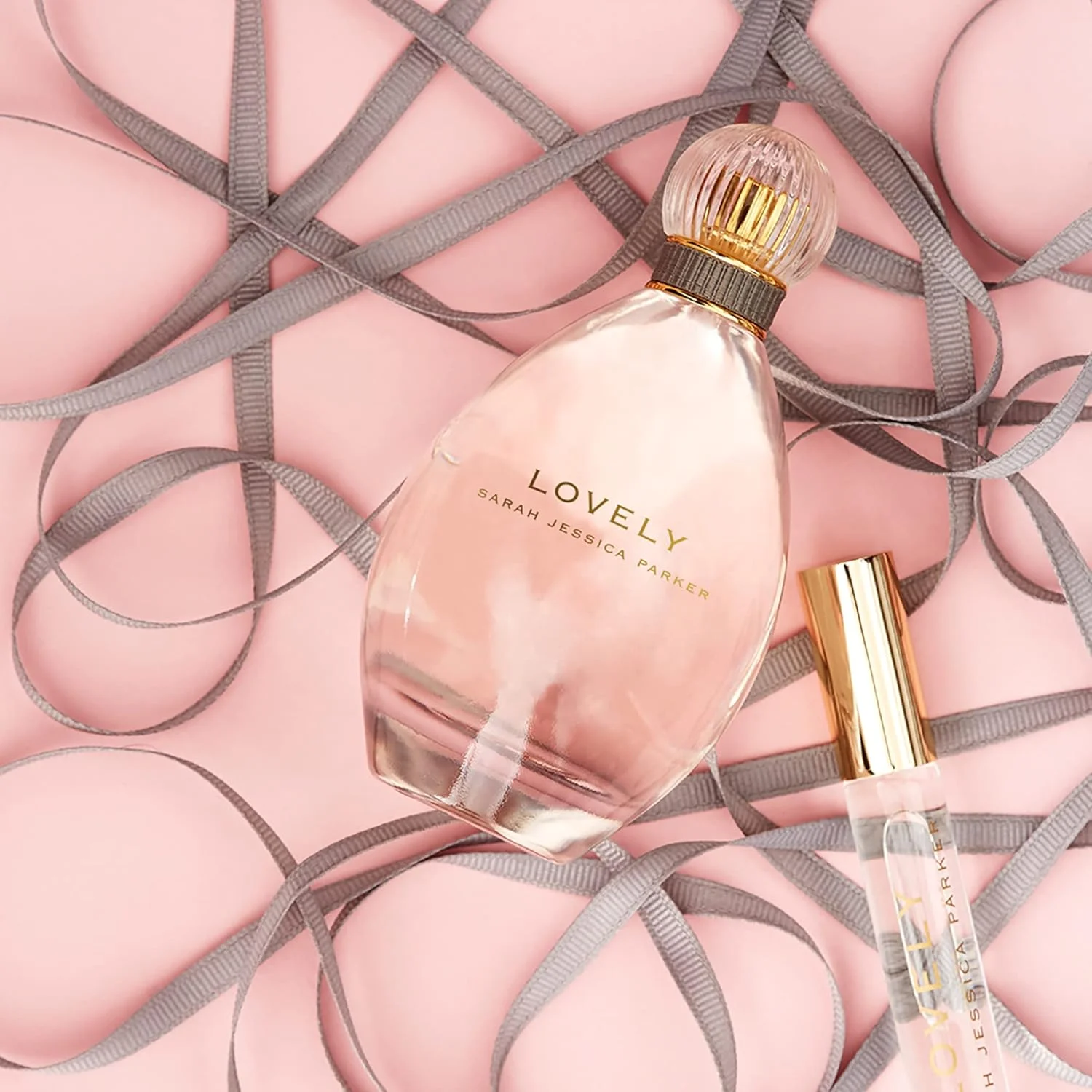 عطر ادکلن زنانه Lovely By SJP - رایحه ای جذاب و کلاسیک، فوق العاده مجلل - رایحه کهربای سفید ابریشمی با نت های پودری و صمیمی - مرکبات، اسطوخودوس و مشک - 30 میلی لیتر عطر ادکلن زنانه Lovely By SJP - رایحه ای جذاب و کلاسیک، فوق العاده مجلل - رایحه کهربای سفید ابریشمی با نت های پودری و صمیمی - مرکبات، اسطوخودوس و مشک - 30 میلی لیتر