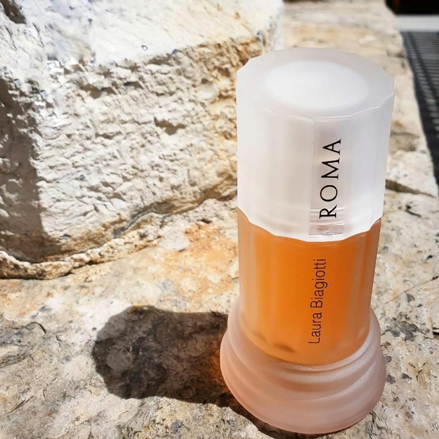 لورا بیاجوتی | Roma Donna | ادو تویلت | عطر اسپری طبیعی | عطر زنانه | ترنج سیسیلی نعناع و گریپ فروت صورتی | 1.6 اونس لورا بیاجوتی | Roma Donna | ادو تویلت | عطر اسپری طبیعی | عطر زنانه | ترنج سیسیلی نعناع و گریپ فروت صورتی | 1.6 اونس