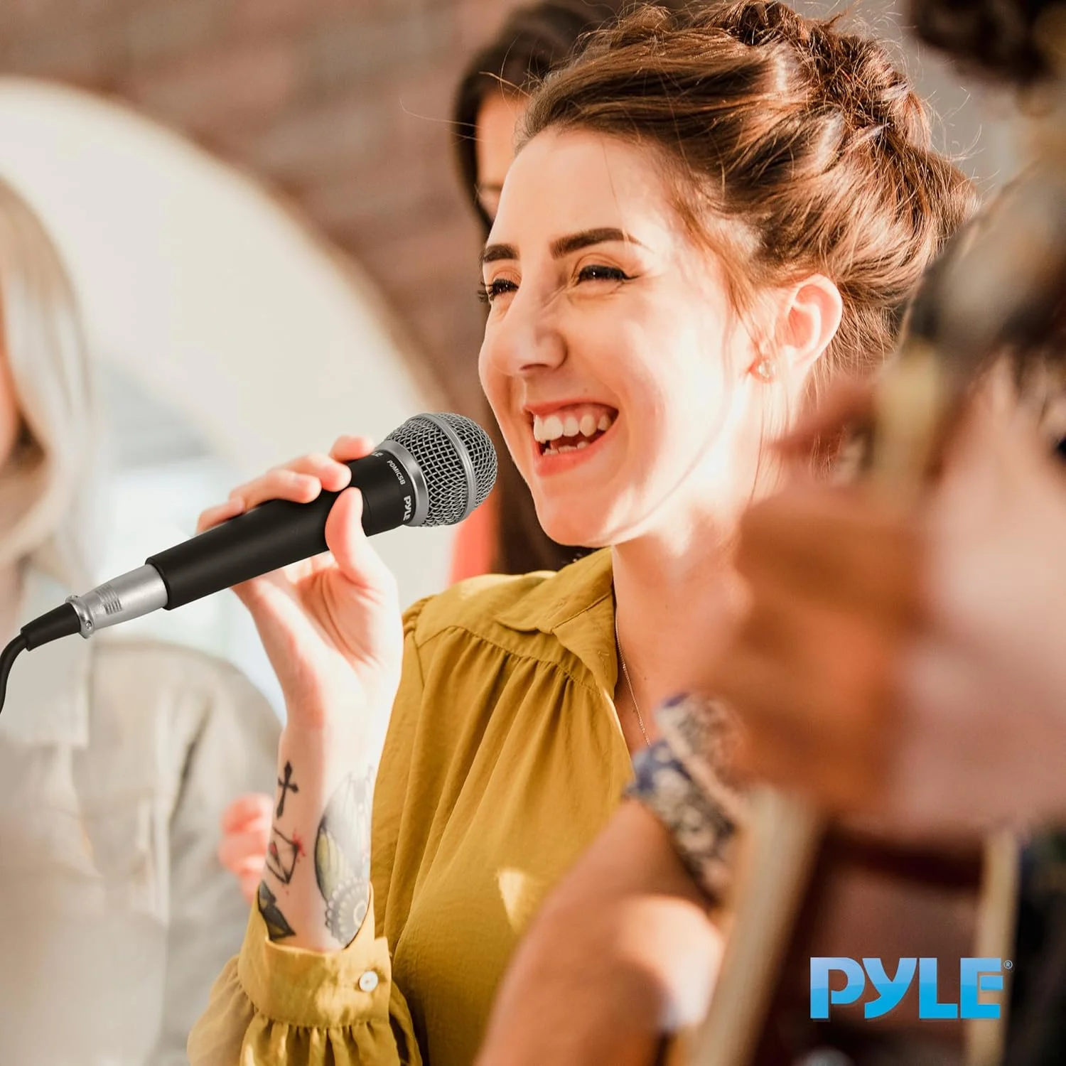 میکروفون Pyle-Pro به همراه کابل XLR به اتصال صوتی 1/4 اینچی، کانکتور، مشکی، 25.65 سانتی متر X 12.70 سانتی متر X 8.38 سانتی متر (Pdmic58)