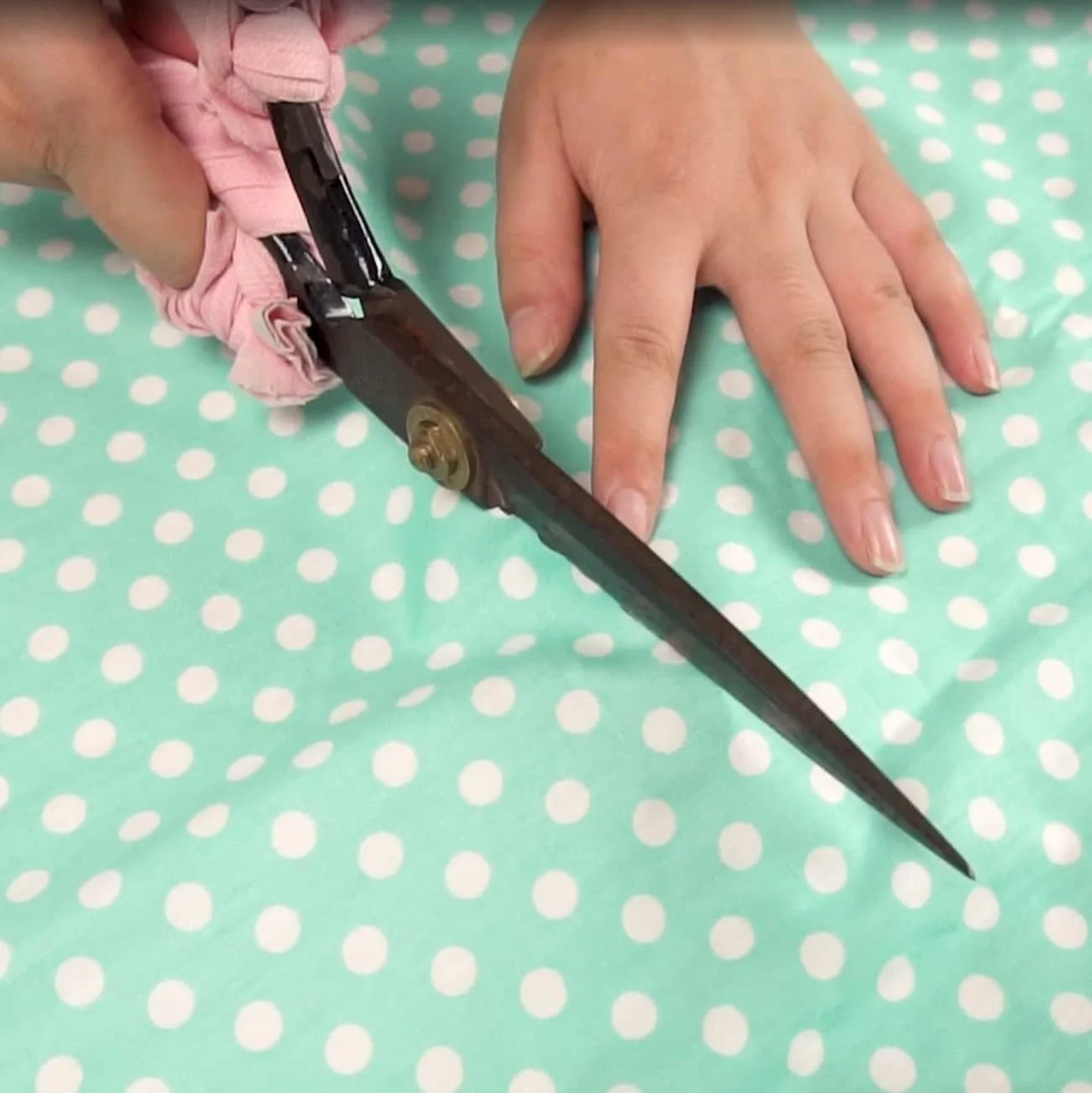 8 تکه پارچه نخی 25 در 25 سانتی‌متری (9.84" x 9.84") لوازم ساخت DIY پارچه تکه دوزی پارچه ای بسته‌های یک چهارم چربی DIY برای لحاف دوزی کوسن‌های تکه دوزی نخی (8 تکه مربع گل، 9.8" x 9.8")