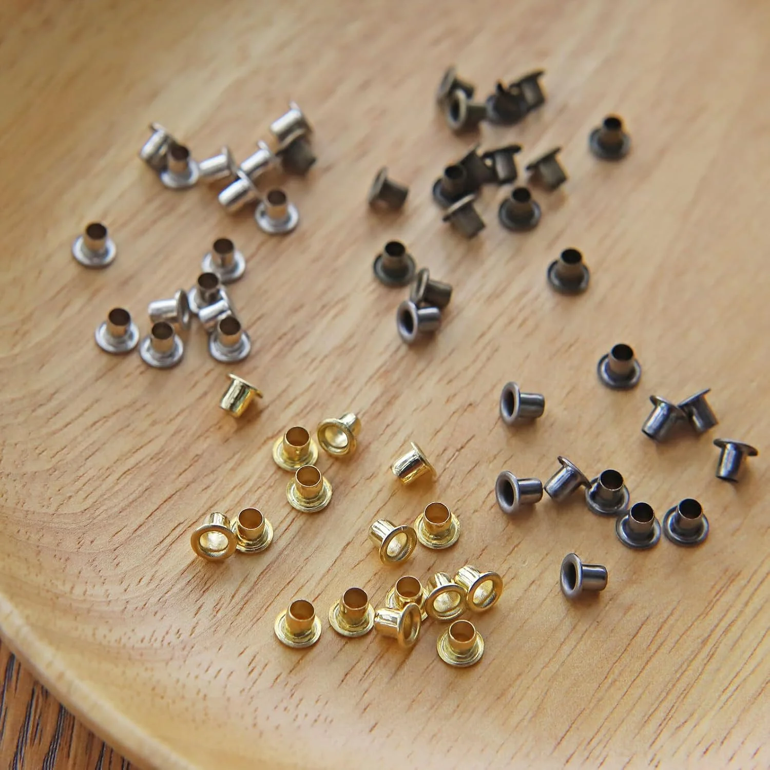 Peachcor چشمی ریز 2.5 میلیمتری (قطر داخلی)، در 4 رنگ، برای ساخت لباس و کفش عروسک، لوازم مینی کاردستی، 20 عدد (برنزی) Peachcor چشمی ریز 2.5 میلیمتری (قطر داخلی)، در 4 رنگ، برای ساخت لباس و کفش عروسک، لوازم مینی کاردستی، 20 عدد (برنزی)