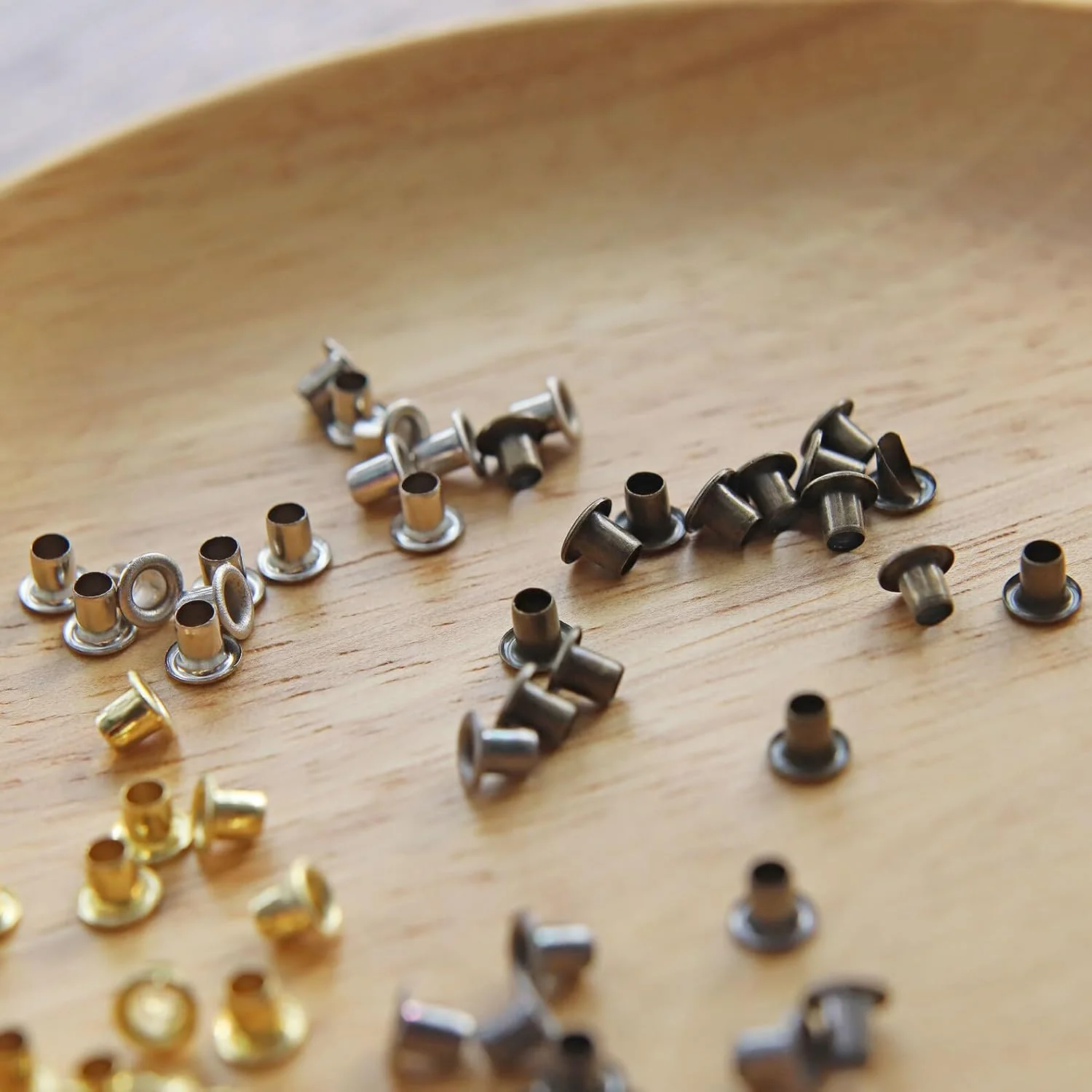 Peachcor چشمی ریز 2.5 میلیمتری (قطر داخلی)، در 4 رنگ، برای ساخت لباس و کفش عروسک، لوازم مینی کاردستی، 20 عدد (برنزی) Peachcor چشمی ریز 2.5 میلیمتری (قطر داخلی)، در 4 رنگ، برای ساخت لباس و کفش عروسک، لوازم مینی کاردستی، 20 عدد (برنزی)