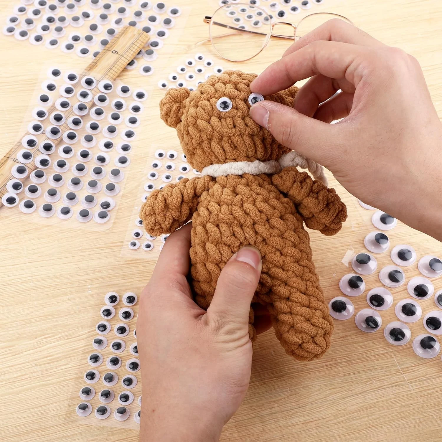 چشمهای عروسکی خود چسب، 8 ورق، سایزهای مختلف (8mm-18mm)، چشمهای متحرک سیاه و سفید برای صنایع دستی DIY، اسکرپ بوکینگ، عروسک سازی، لوازم کاردستی کودکان، استیکرهای چشم متحرک برای اسباب بازیها و پروژههای هنری چشمهای عروسکی خود چسب، 8 ورق، سایزهای مختلف (8mm-18mm)، چشمهای متحرک سیاه و سفید برای صنایع دستی DIY، اسکرپ بوکینگ، عروسک سازی، لوازم کاردستی کودکان، استیکرهای چشم متحرک برای اسباب بازیها و پروژههای هنری