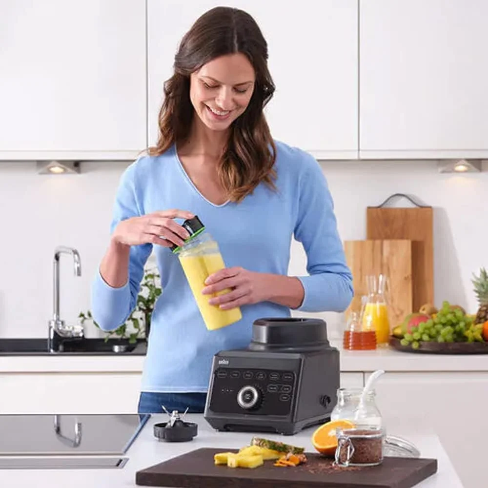 مخلوط کن برقی ممتاز 1600 وات براون PowerBlend 9 با 18 عملکرد، پارچ تریتان مثلثی منحصر به فرد و 2 بطری Smoothie2Go برای سوپ داغ، خرد کردن، خرد کردن یخ، بستنی و پخش کردن JB9042 مشکی