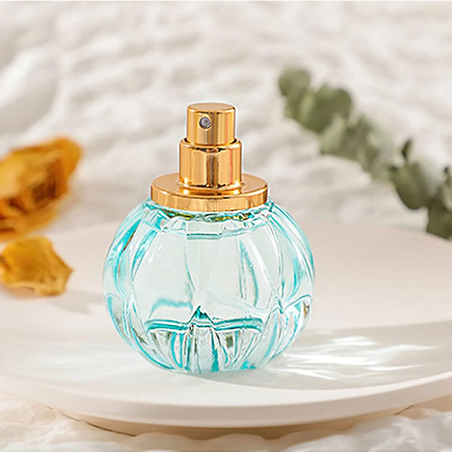 عطر زنانه با رایحه ملایم گل، عطر اسپری طبیعی، لایه های غنی رایحه، عطر شیک و ظریف، هدیه تولد (نوع 1)