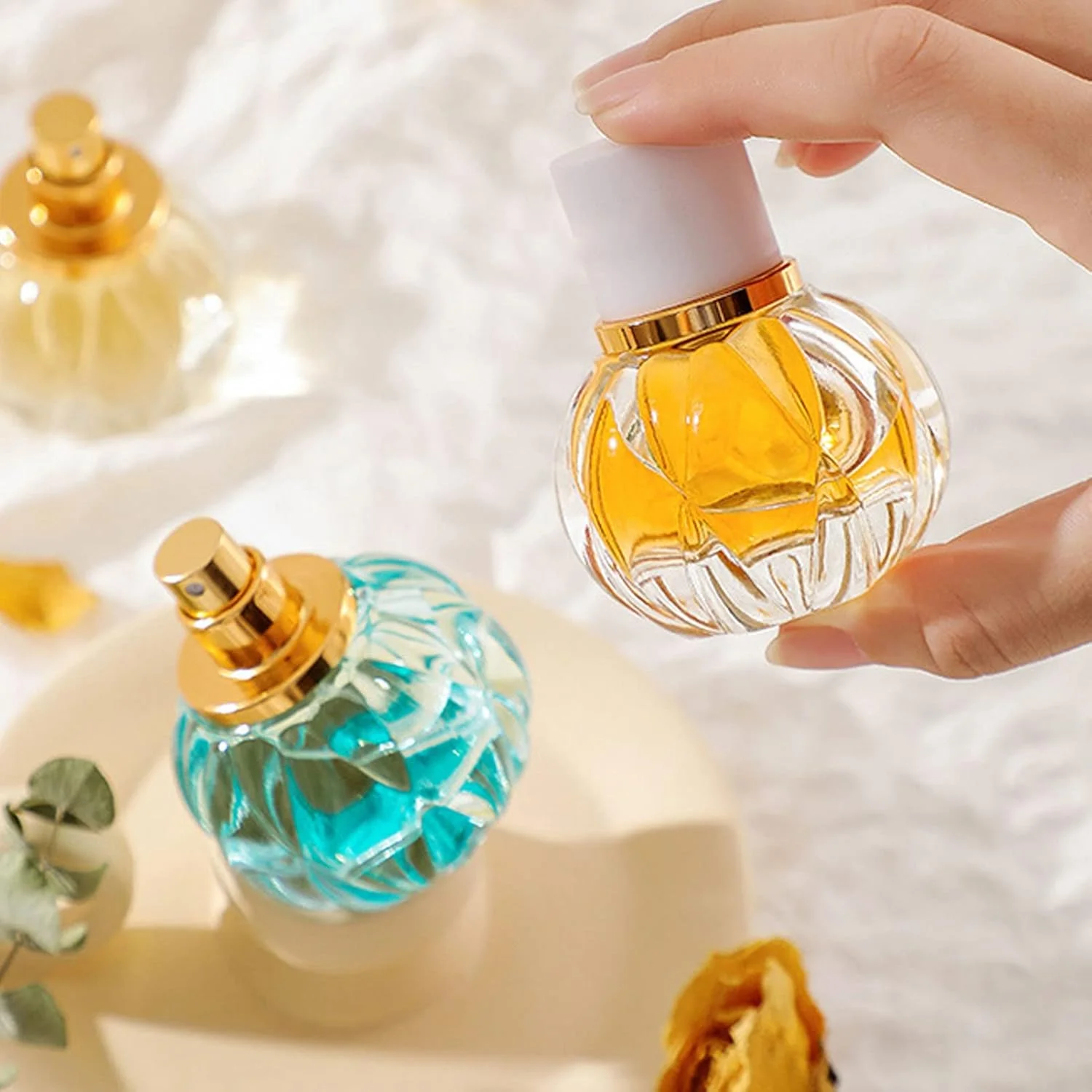 عطر زنانه با رایحه ملایم گل، عطر اسپری طبیعی، لایه های غنی رایحه، عطر شیک و ظریف، هدیه تولد (نوع 1)