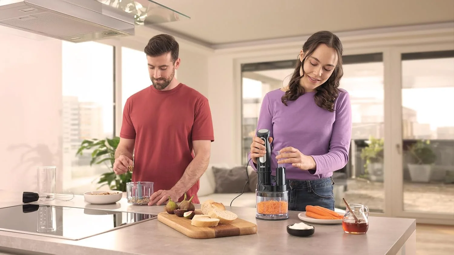 همزن برقی دستی براون MultiQuick 5 Pro MQ 55.755 M، با فناوری PowerBell Plus، چرخ 25 سرعته و توربو، سیستم EasyClick Plus، شامل مینی غذاساز، همزن فلزی و لیوان 500 میلی لیتری، 1000 وات، مشکی