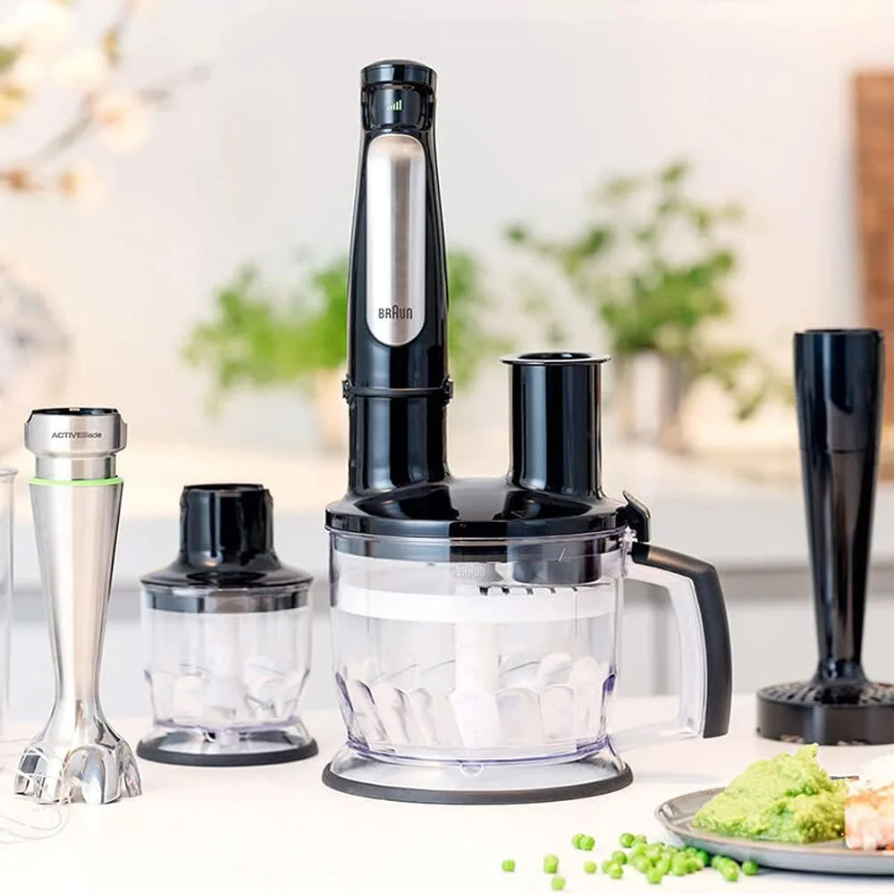 مخلوط کن دستی براون مدل MultiQuick 7 با توان 1000 وات به همراه ظرف 600 میلی لیتری بدون BPA، غذاساز 1.5 لیتری، خردکن 350 میلی لیتری، پوره ساز/له کن، همزن، فناوری Easy SmartSpeed، SplashControl و PowerBell Plus مدل MQ 7087X مشکی مخلوط کن دستی براون مدل MultiQuick 7 با توان 1000 وات به همراه ظرف 600 میلی لیتری بدون BPA، غذاساز 1.5 لیتری، خردکن 350 میلی لیتری، پوره ساز/له کن، همزن، فناوری Easy SmartSpeed، SplashControl و PowerBell Plus مدل MQ 7087X مشکی