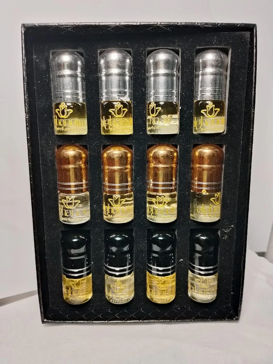 مجموعه روغن عطر عود унисекс، پایه روغن عطر، بسته ترکیبی، 12 رایحه منحصر به فرد در یک جعبه هدیه لوکس | عطرهای الغنیم مجموعه روغن عطر عود унисекс، پایه روغن عطر، بسته ترکیبی، 12 رایحه منحصر به فرد در یک جعبه هدیه لوکس | عطرهای الغنیم