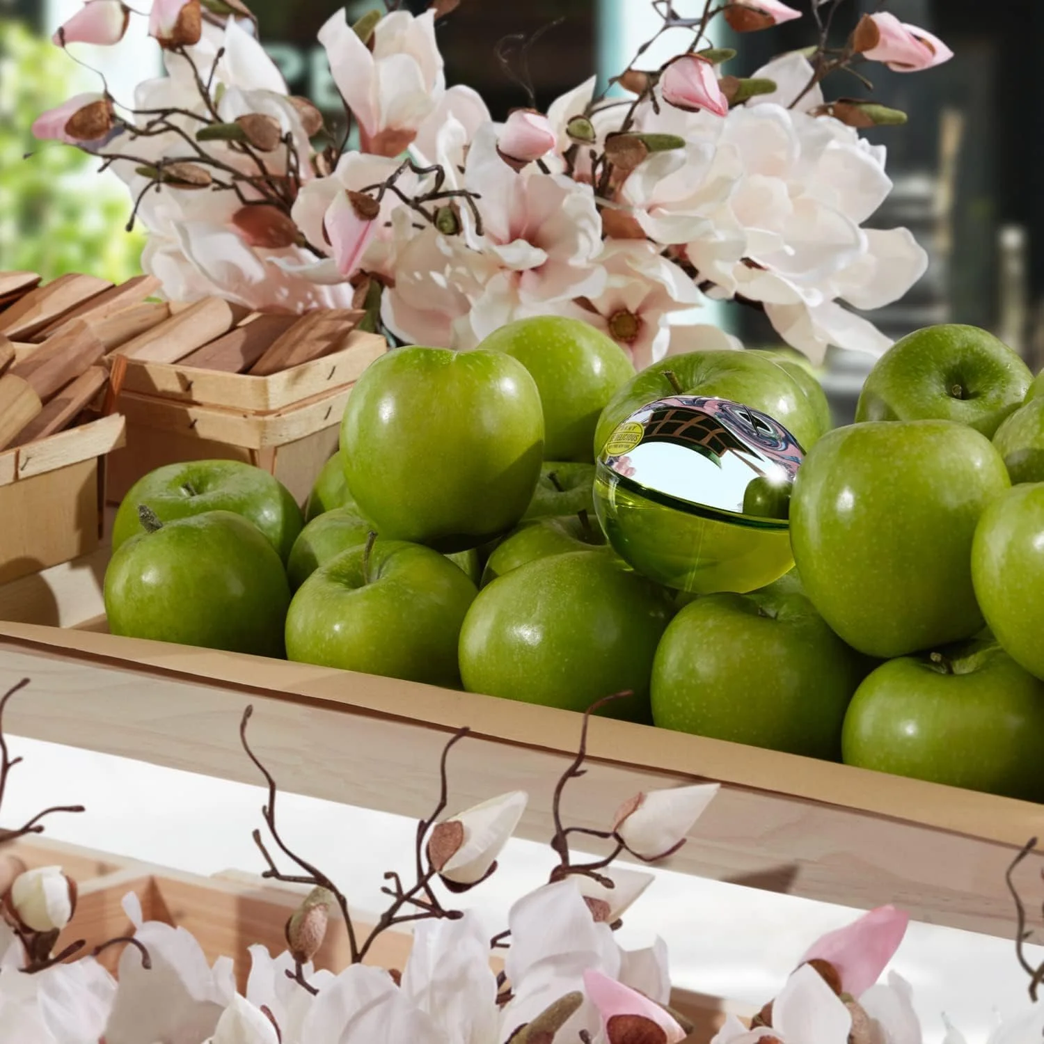 ادکلن زنانه دی کی ان وای بی دلیشس از دونا کاران، ادو پرفیوم اسپری، سبز، بطری 3.4 اونسی