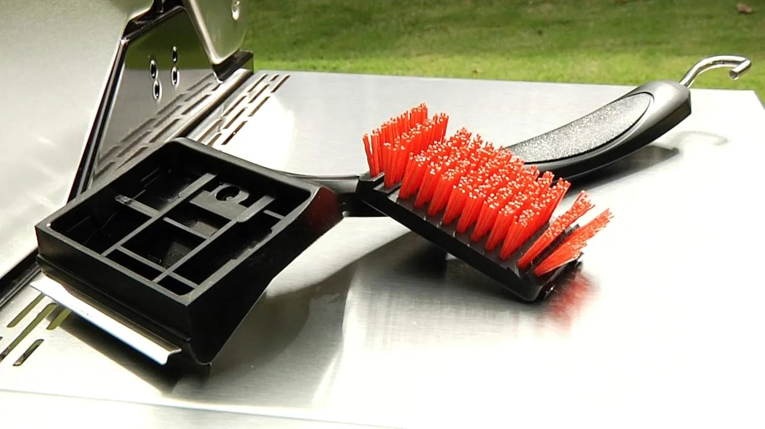 برس گریل نایلونی با سر قابل تعویض Char-Broil 8666894 SAFER با فناوری Cool Clean، سایز واحد