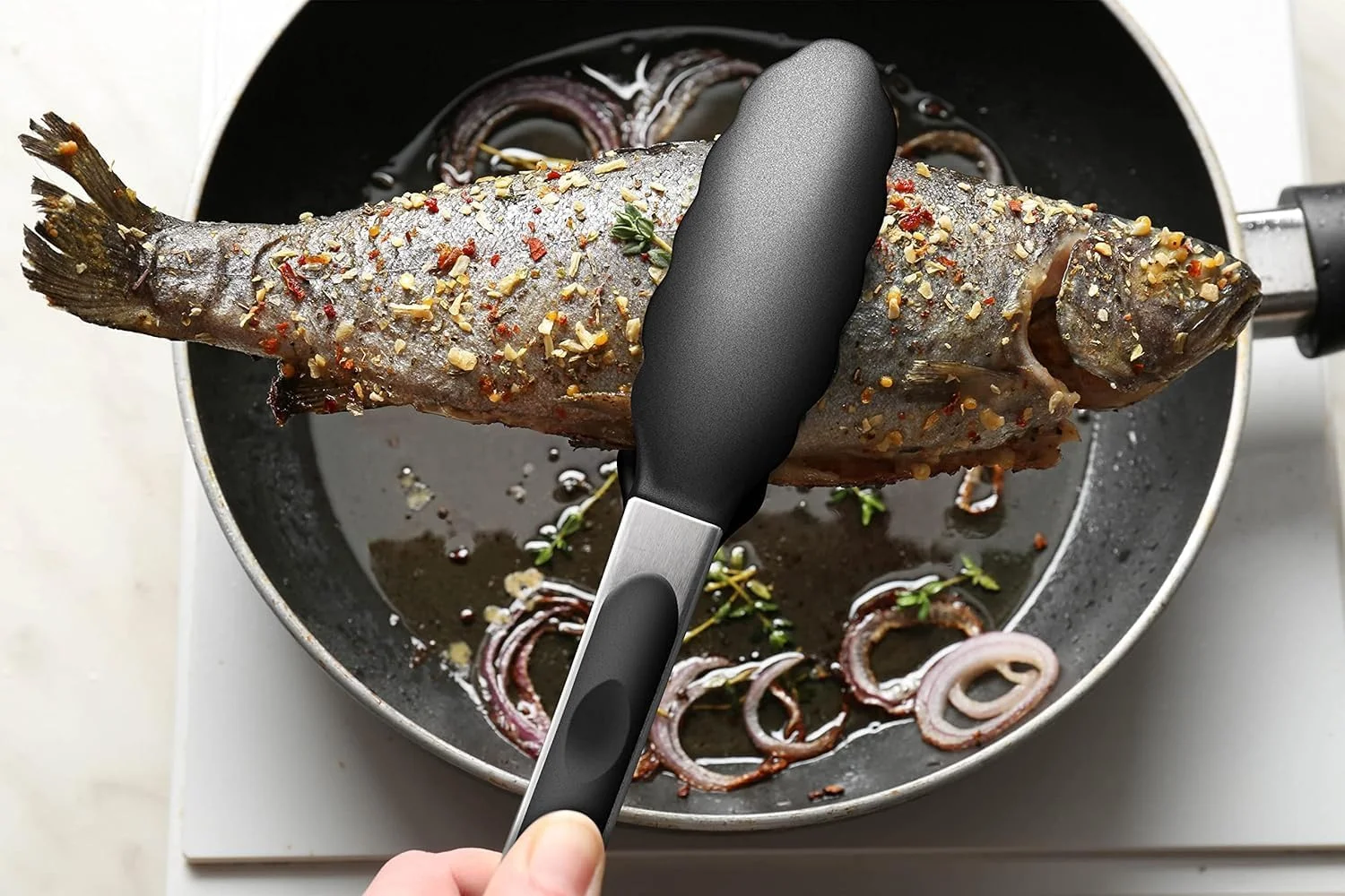 ست برس روغن و انبر آشپزی سیلیکونی سنگین MOMENT، مقاوم در برابر حرارت با استیل ضد زنگ برای گریل BBQ، موهای نرم و دسته بلند، 2 انبر و 1 برس (ست 3 در 1) ست برس روغن و انبر آشپزی سیلیکونی سنگین MOMENT، مقاوم در برابر حرارت با استیل ضد زنگ برای گریل BBQ، موهای نرم و دسته بلند، 2 انبر و 1 برس (ست 3 در 1)