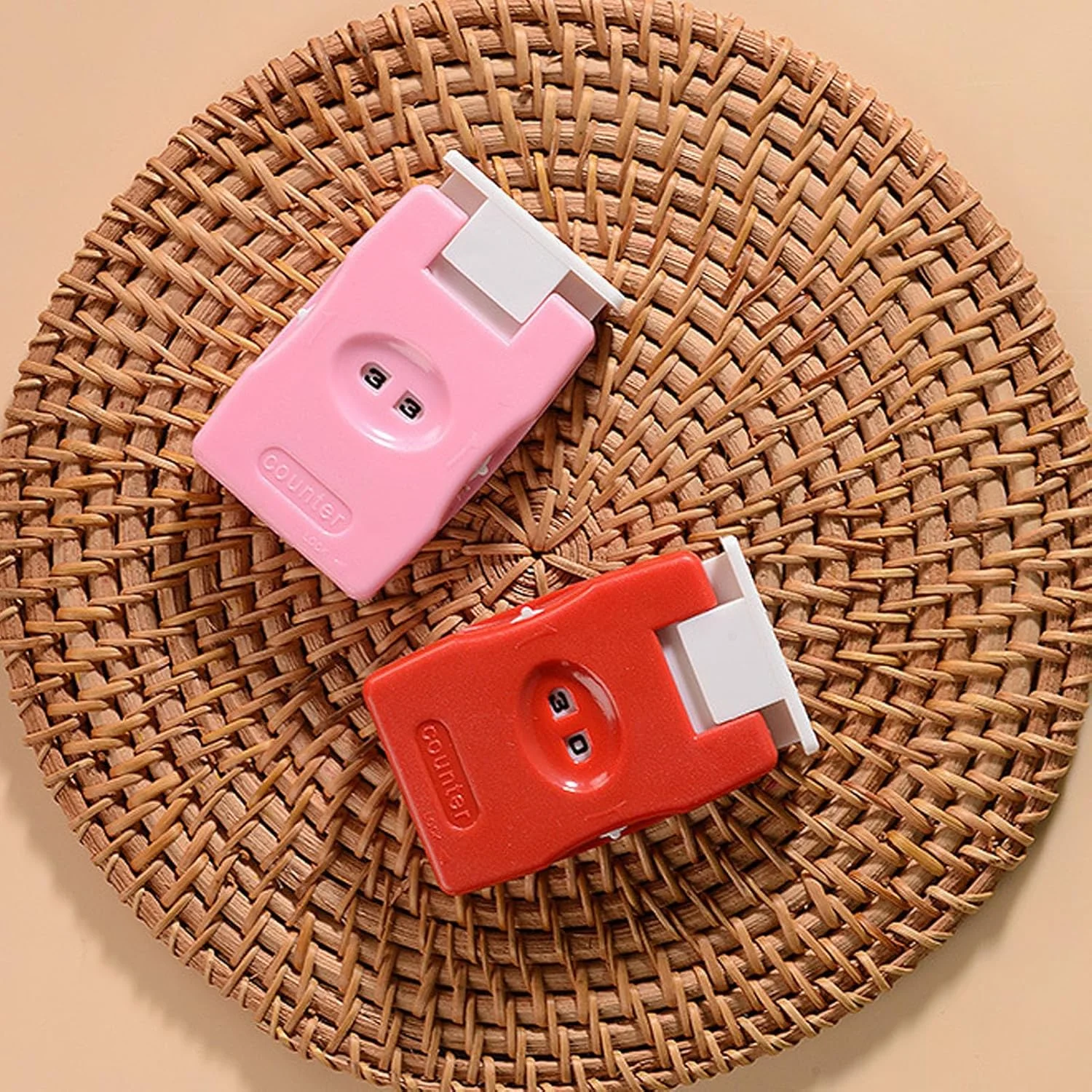 شمارنده بافتنی دستی Luqeeg، شمارنده کلیکی، مینی شمارنده بخیه قلاب بافی ابزار شمارش بافندگی شمارنده دستی کلیکی برای شمارش، امتیازدهی، بافندگی ()