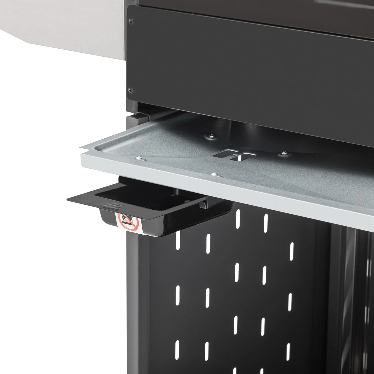 باربیکیو گازی رویال گورمت مدل GG3001S با 3 مشعل، دارای قفسه گرم کننده، توان 25500 BTU، جنس استیل ضد زنگ، دارای میزهای جانبی برای کباب پز و پخت و پز در حیاط خلوت، رنگ نقره ای باربیکیو گازی رویال گورمت مدل GG3001S با 3 مشعل، دارای قفسه گرم کننده، توان 25500 BTU، جنس استیل ضد زنگ، دارای میزهای جانبی برای کباب پز و پخت و پز در حیاط خلوت، رنگ نقره ای