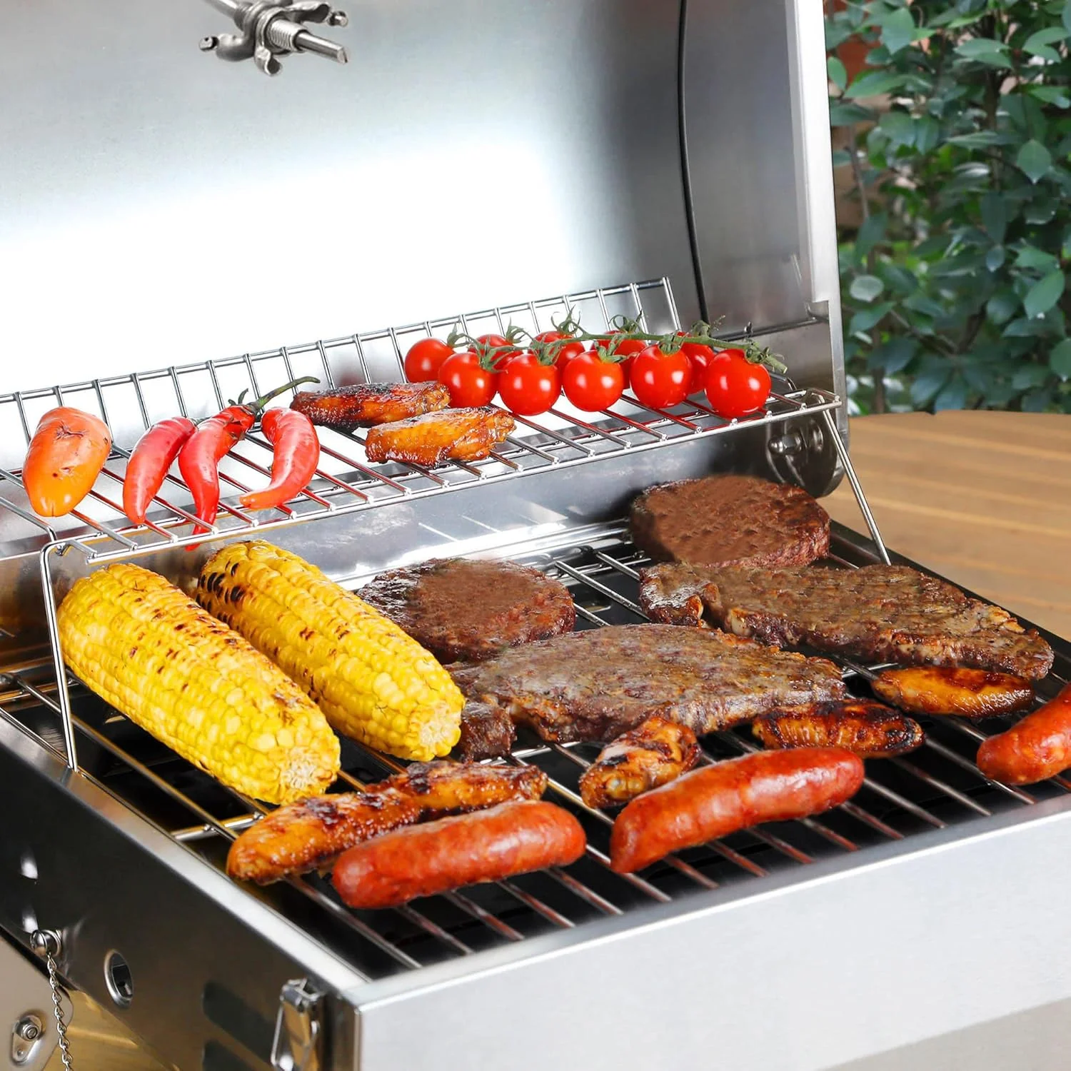 گریل استیل قابل حمل رویال گورمت مدل GT1001، گریل گازی رومیزی BBQ با قدرت 10000 BTU با پایه های تاشو و درب قفل شونده، مناسب کمپینگ در فضای باز، عرشه و مهمانی های کنار خودرو، نقره ای گریل استیل قابل حمل رویال گورمت مدل GT1001، گریل گازی رومیزی BBQ با قدرت 10000 BTU با پایه های تاشو و درب قفل شونده، مناسب کمپینگ در فضای باز، عرشه و مهمانی های کنار خودرو، نقره ای