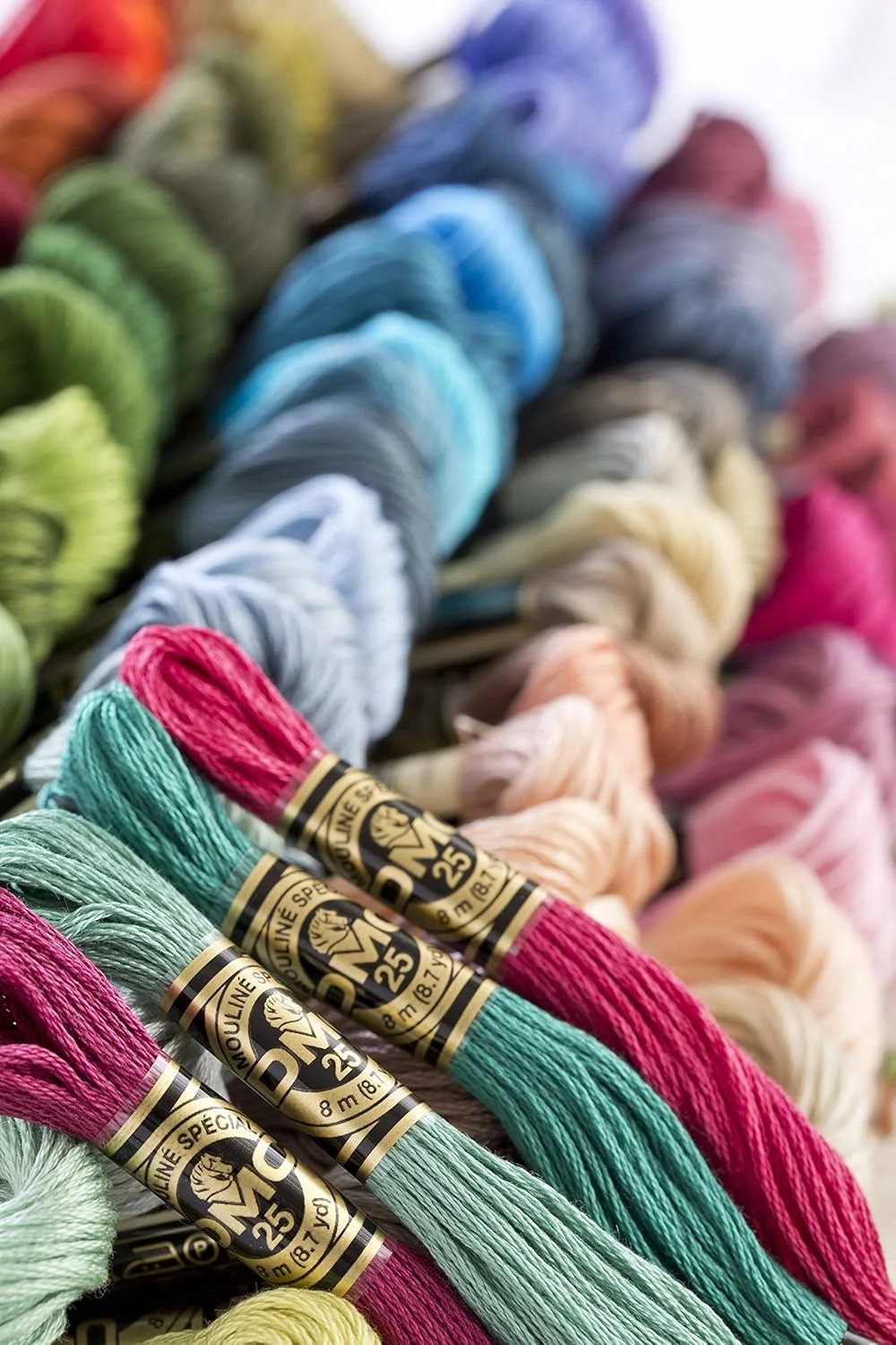 نخ کوبلن 6 رشته ای DMC، 8.7 یارد - سبز دریایی تیره نخ کوبلن 6 رشته ای DMC، 8.7 یارد - سبز دریایی تیره