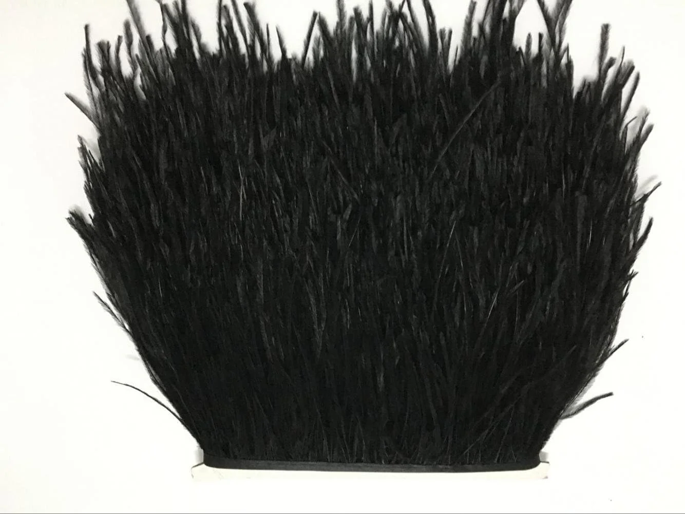 ملادی 2 یارد نوار تزئینی پر شترمرغ با روبان ساتن، مناسب برای دوخت لباس، کاردستی، تزئینات و لباس‌های فانتزی (مشکی)