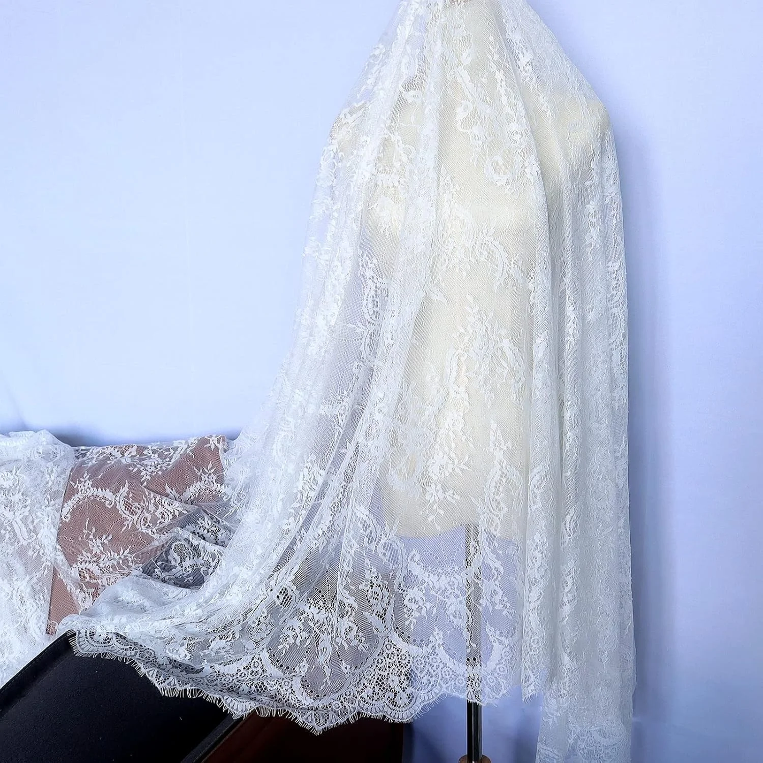 پارچه توری IDONGCAI، توری نرم شانتیلی فرانسوی مژه دار طرح گل، 152x304 سانتی متر، مناسب تور عروس، لباس عروسی، تزیینات منزل، تریم، اپلیکه، روبان، رومیزی، پرده، لوازم خیاطی، سفید