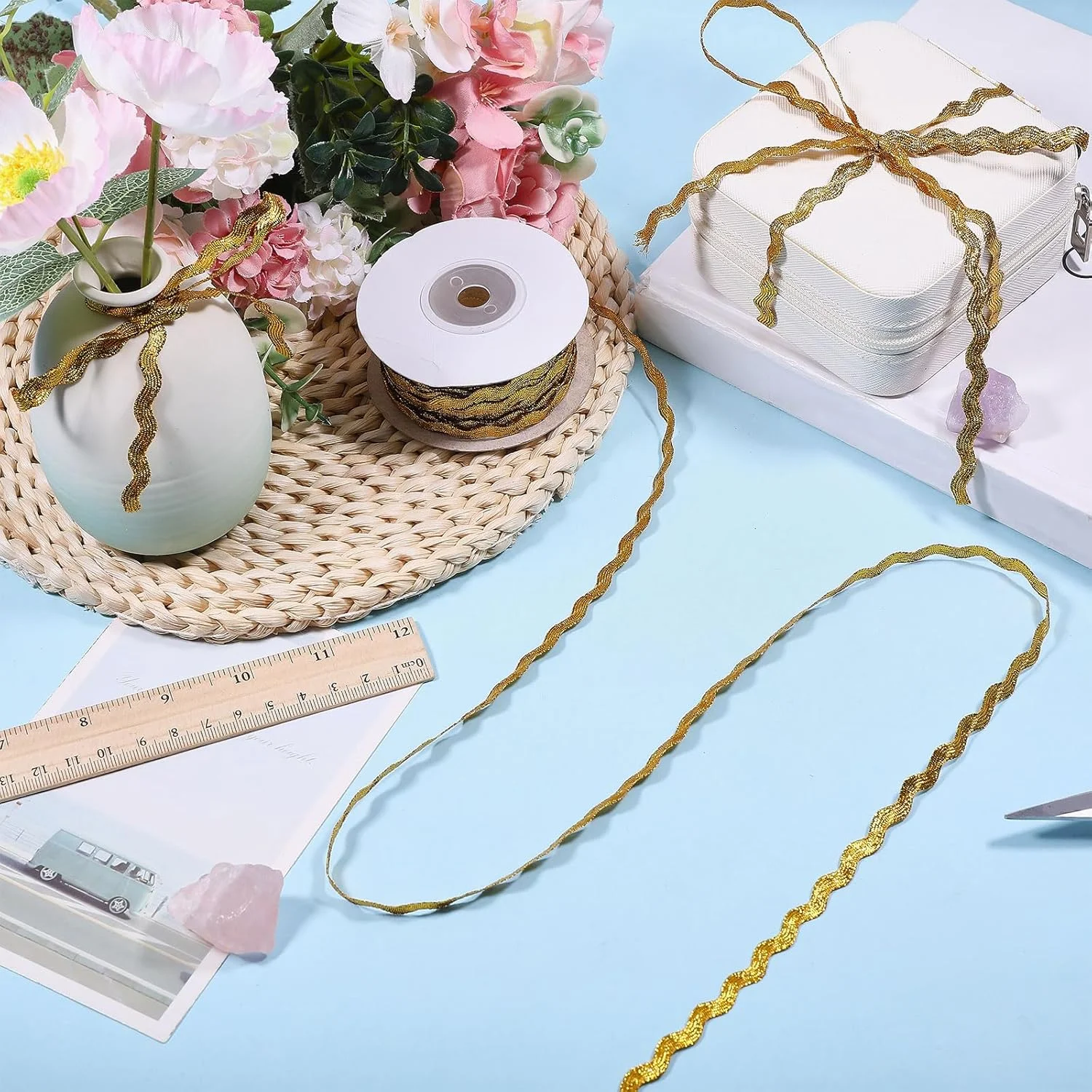 نوار تزئینی حاشیه دار موجی طلایی گلوبلند 54 یاردی برای خیاطی لباس، نوار توری طلایی، نوار روبان بافته شده منحنی کریسمس برای تزئین هدیه، مهمانی خانگی، لباس عروسی