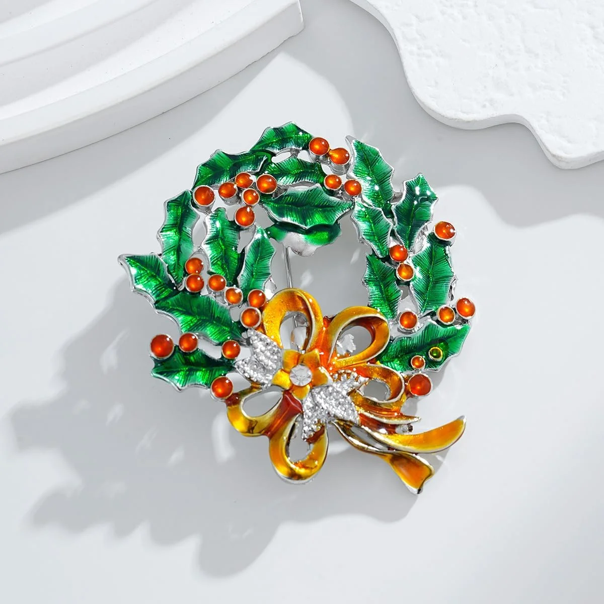 سنجاق سینه طرح گل کریسمس با پاپیون، مناسب زنان و مردان، تزئینی زیبا با برگ های سبز، سنجاق یقه میناکاری شده، مناسب لباس، کت، کلاه، شال، ژاکت، جواهرات تزیینی تعطیلات کریسمس سنجاق سینه طرح گل کریسمس با پاپیون، مناسب زنان و مردان، تزئینی زیبا با برگ های سبز، سنجاق یقه میناکاری شده، مناسب لباس، کت، کلاه، شال، ژاکت، جواهرات تزیینی تعطیلات کریسمس