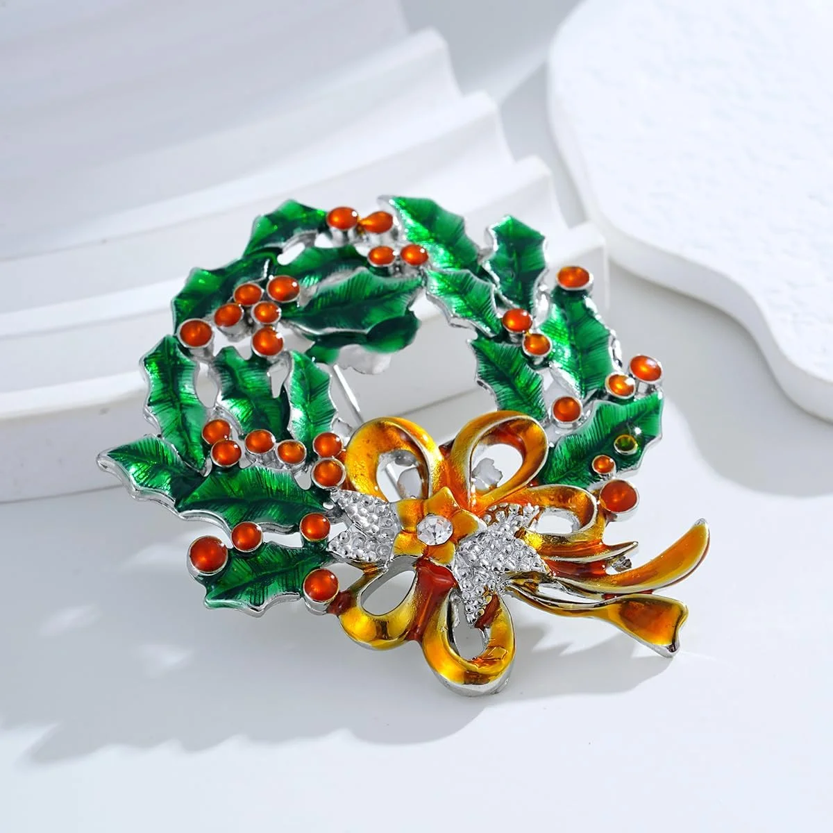 سنجاق سینه طرح گل کریسمس با پاپیون، مناسب زنان و مردان، تزئینی زیبا با برگ های سبز، سنجاق یقه میناکاری شده، مناسب لباس، کت، کلاه، شال، ژاکت، جواهرات تزیینی تعطیلات کریسمس سنجاق سینه طرح گل کریسمس با پاپیون، مناسب زنان و مردان، تزئینی زیبا با برگ های سبز، سنجاق یقه میناکاری شده، مناسب لباس، کت، کلاه، شال، ژاکت، جواهرات تزیینی تعطیلات کریسمس