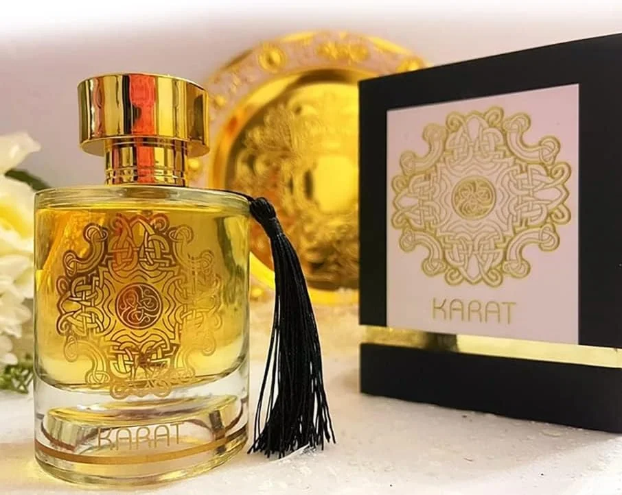ادکلن ALHAMBRA KARAT EAU DE PARFUM 100ml | عطر لوکس و ماندگار | رایحه وارداتی ممتاز برای مردان و زنان | ست هدیه عطر | مناسب برای همه مناسبت ها (بسته 1 عددی) ادکلن ALHAMBRA KARAT EAU DE PARFUM 100ml | عطر لوکس و ماندگار | رایحه وارداتی ممتاز برای مردان و زنان | ست هدیه عطر | مناسب برای همه مناسبت ها (بسته 1 عددی)
