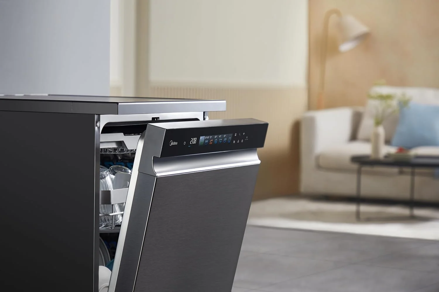 ماشین ظرفشویی ایستاده هوشمند میدیا با موتور BLDC، 15 نفره، 9 برنامه، وای فای، سرعت توربو، شستشوی قدرتمند و عملکرد باز شدن خودکار، بی صدا و با راندمان انرژی بالا، مشکی - WQP15-WU7633GUR(BS)-GCC