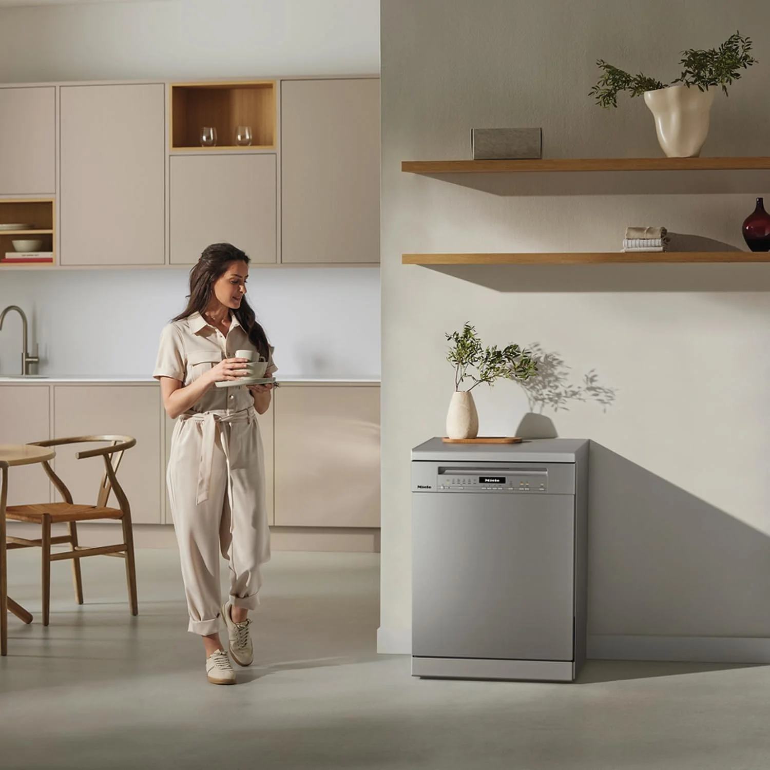ماشین ظرفشویی ایستاده Miele G 7130 SC AutoDos با توزیع خودکار، خشک کن AutoOpen، ComfortClose و سینی 3D MultiFlex، نمای CleanSteel