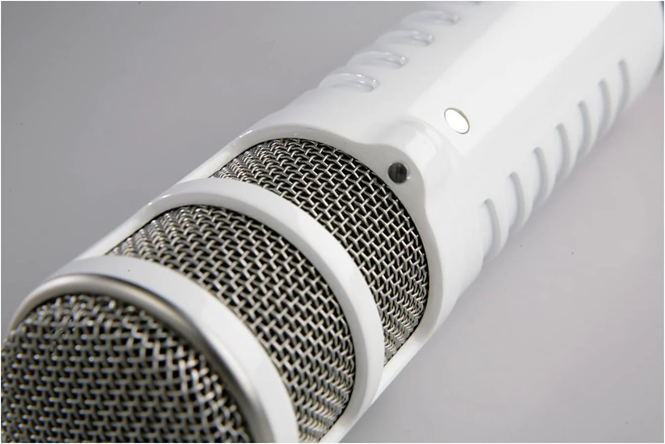 میکروفون دینامیک دیافراگم بزرگ RØDE Podcaster با اتصال USB برای Mac و PC، سفید