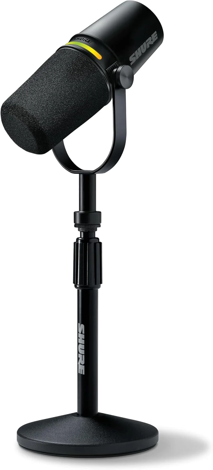 باندل میکروفون پادکست Shure MV7+، صدای بهبود یافته، پنل لمسی LED، خروجی های USB-C و XLR، حالت سطح خودکار، فیلتر پاپ دیجیتال، افکت های Reverb، پادکست، استریمینگ، ضبط - مشکی