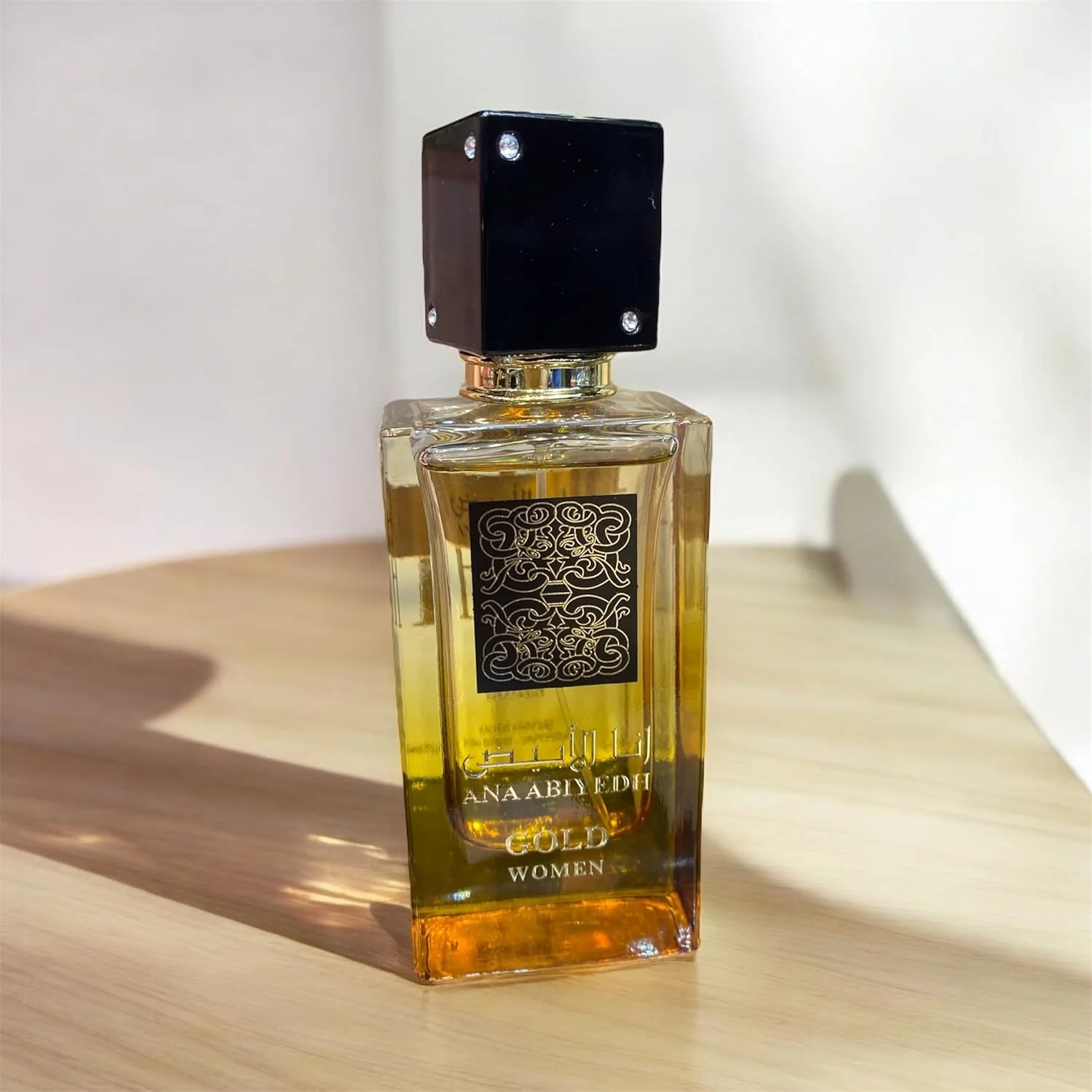 عطر زنانه آنا ابیض گلد، عطر لوکس، طراحی مجلل 100 میلی لیتر