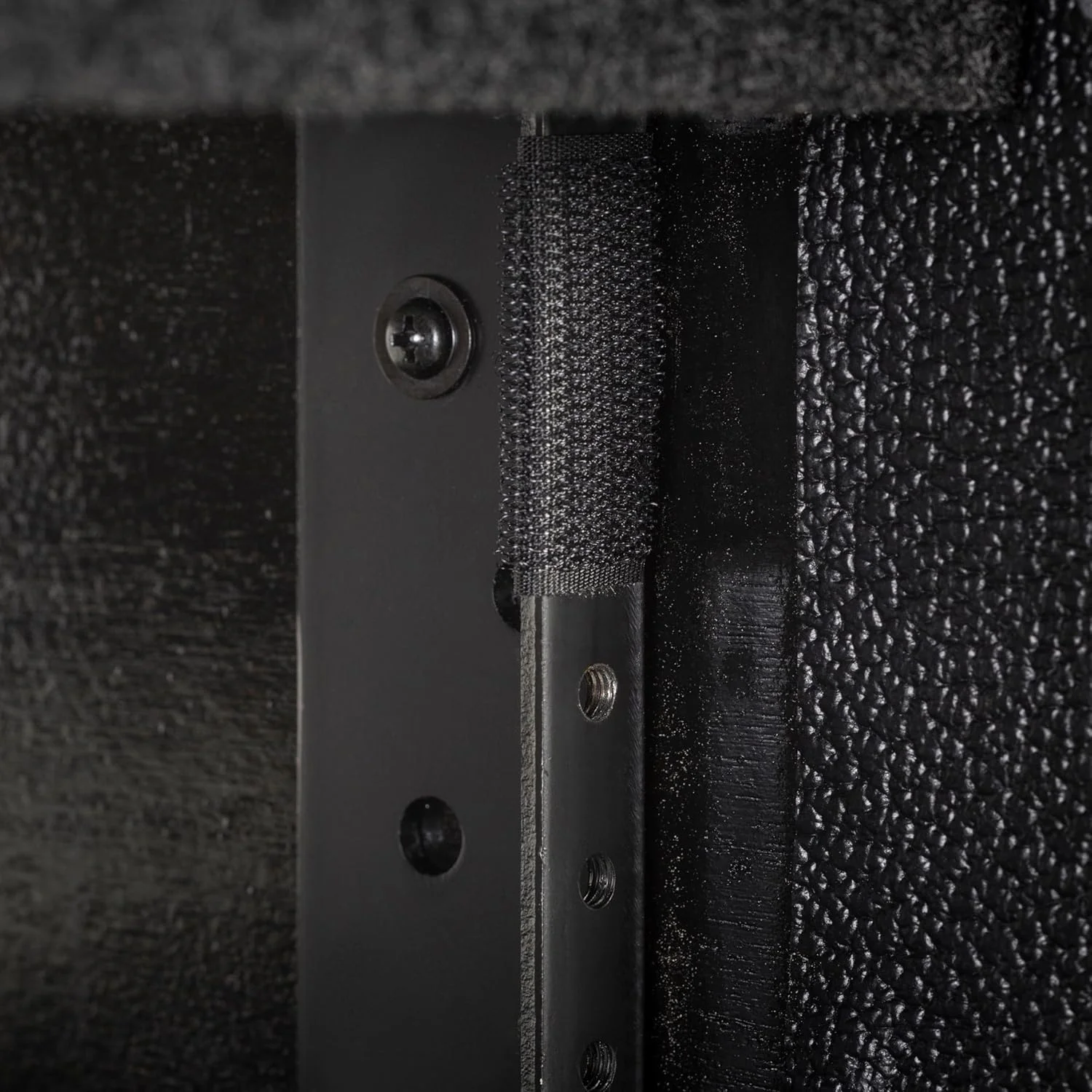 کیف رکمونت آمپلی فایر طرح وینتج گیتور - 3 یونیت مشکی کیف رکمونت آمپلی فایر طرح وینتج گیتور - 3 یونیت مشکی