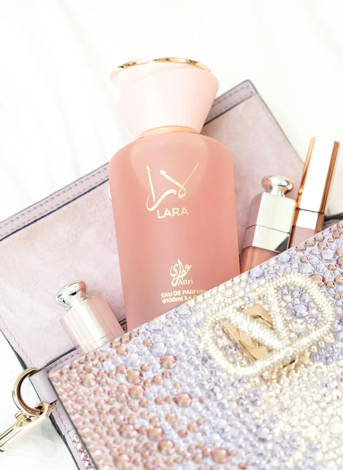 ادو پرفیوم لارا عطری