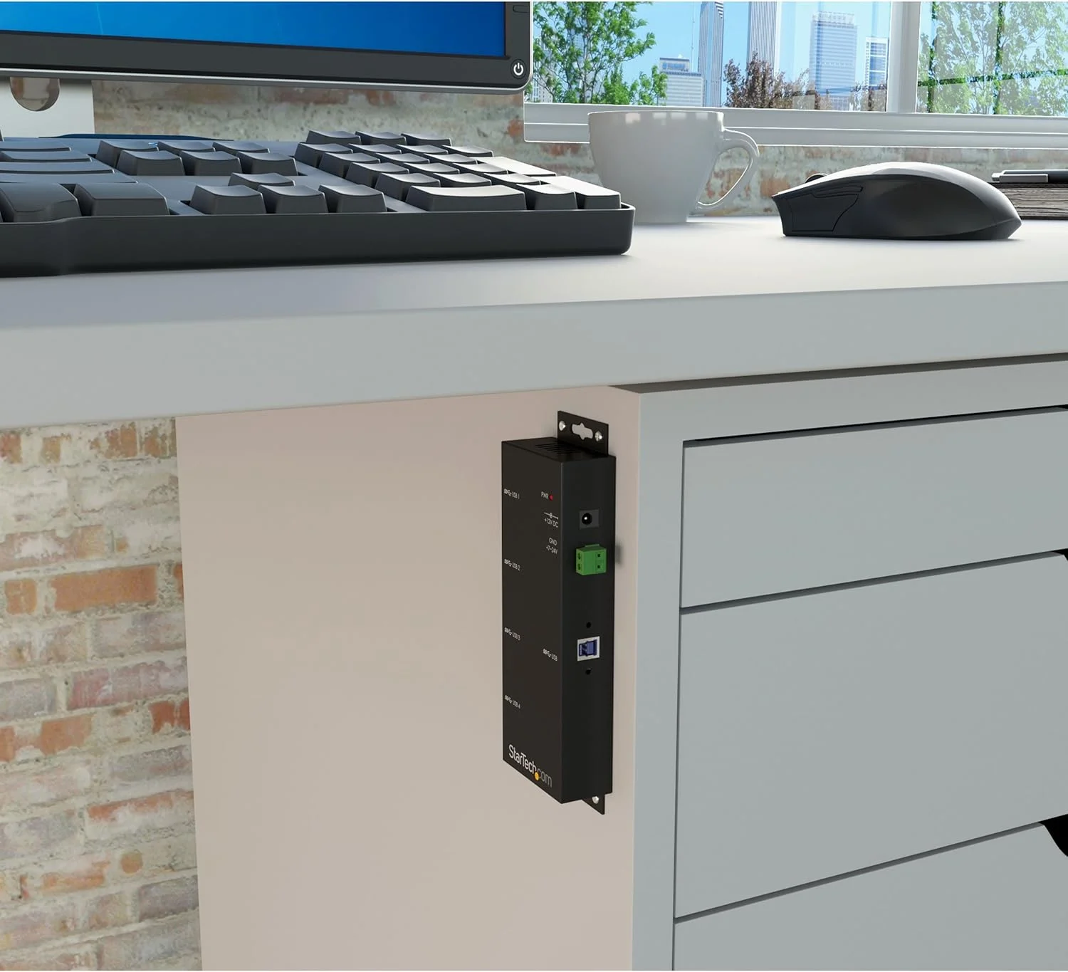 هاب USB 3.0 چهار پورت StarTech.com - هاب توسعه USB صنعتی با محافظت ESD - سازگار با TAA - هاب USB فلزی قابل نصب (ST4300USBM)، مشکی