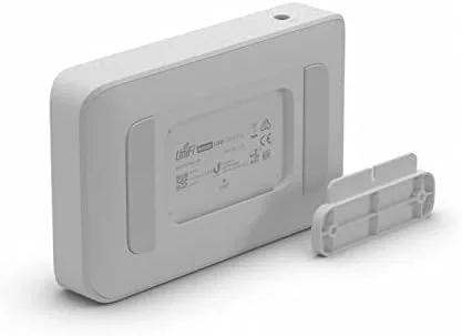 سوییچ 8 پورت گیگابیتی یوبیکیوتی UniFi Switch Lite 8 PoE با 4 پورت PoE+ 802.3at (USW-Lite-8-PoE)