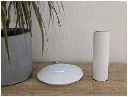 اکسس پوینت بی سیم دو بانده Ubiquiti Networks IEEE 802.11a/b/g با سرعت 5.30 گیگابیت بر ثانیه - داخلی/خارجی