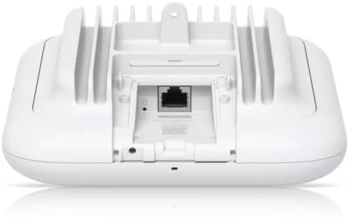 تقویت کننده بی سیم سه بانده یوبی کویتی U7 Pro IEEE 802.11n/ac/ax/be/v/r/k با سرعت 8.60 گیگابیت بر ثانیه - مناسب فضای باز