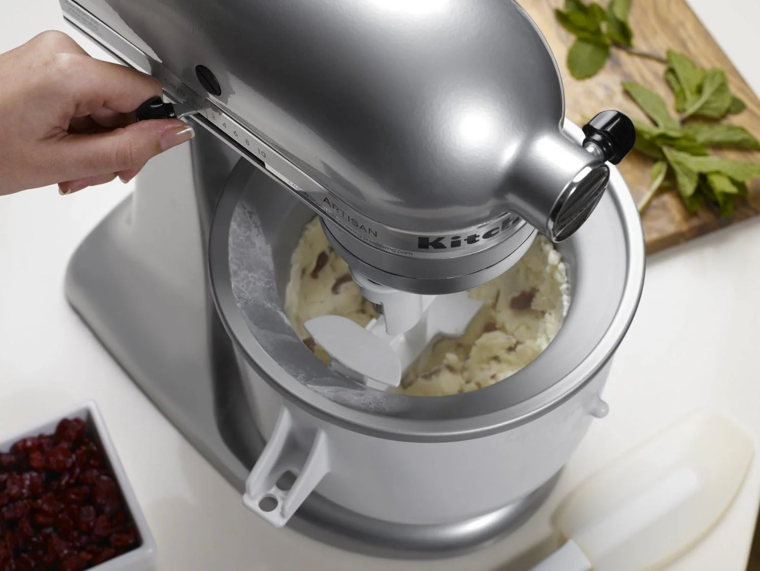ظرف بستنی ساز KitchenAid - به جز مدل های 7، 8 و اکثر مدل های 6 کوارت، مناسب برای میکسر های 5 تا 6 کوارت ظرف بستنی ساز KitchenAid - به جز مدل های 7، 8 و اکثر مدل های 6 کوارت، مناسب برای میکسر های 5 تا 6 کوارت